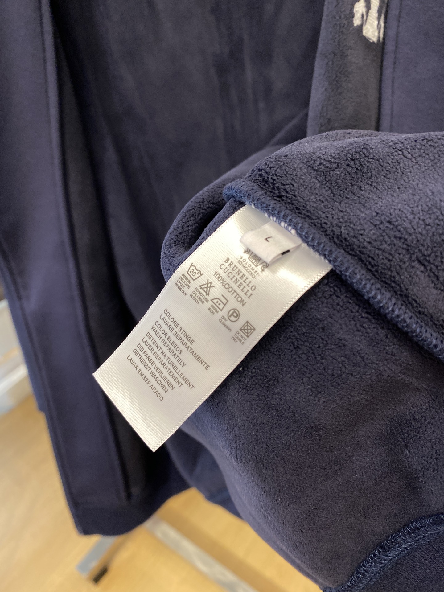 “Brumello Cucinelli 2025 Cotton Coat with Stubby Logo Embroidery for Men | Comfortable and Stylish Fashion” - 图片 8