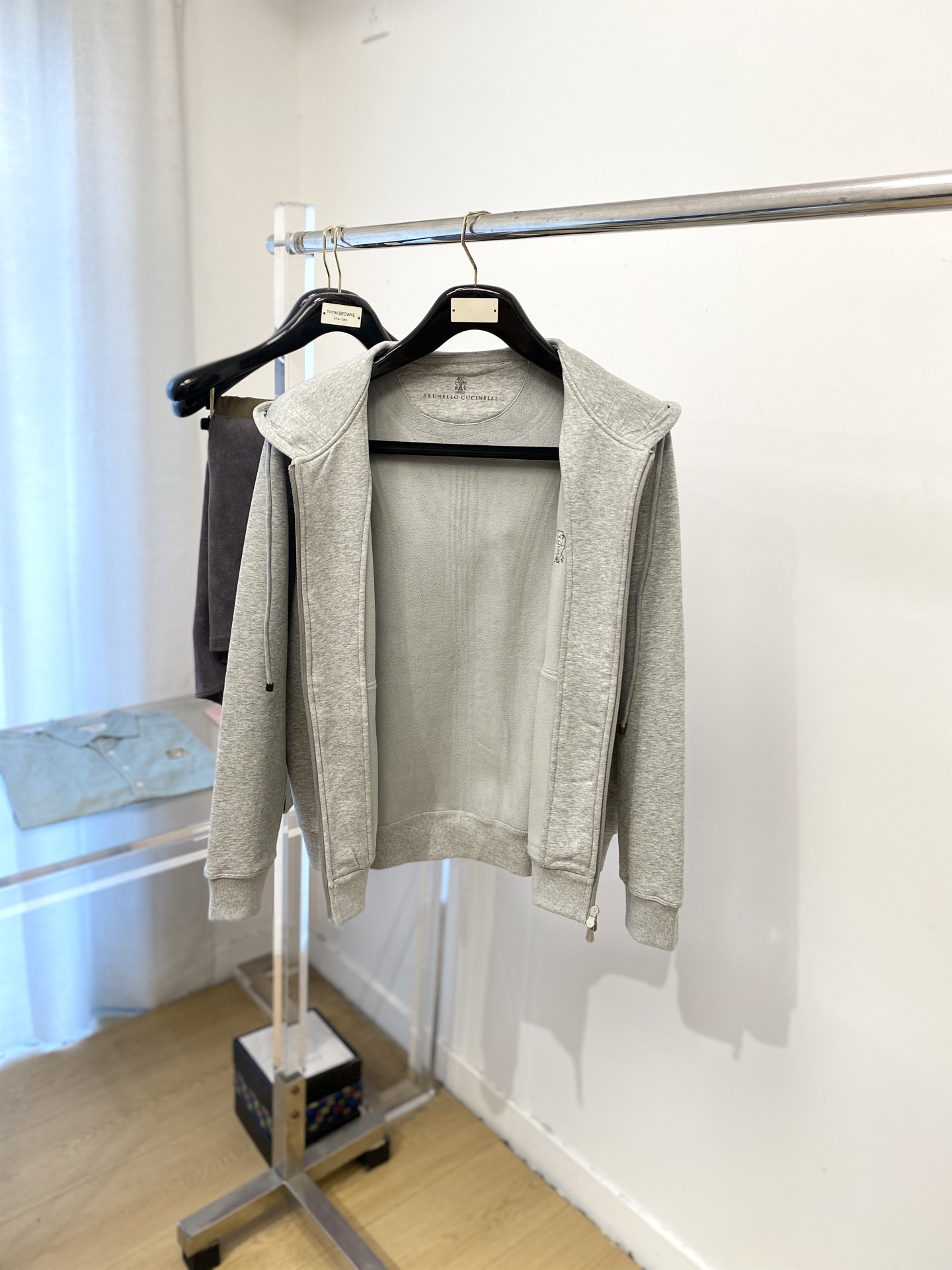 “Brumello Cucinelli 2025 Coat: Stubby Embroidery Logo, Cotton Fabric, Comfortable Fit, Sizes M-3XL, $100” - 图片 5