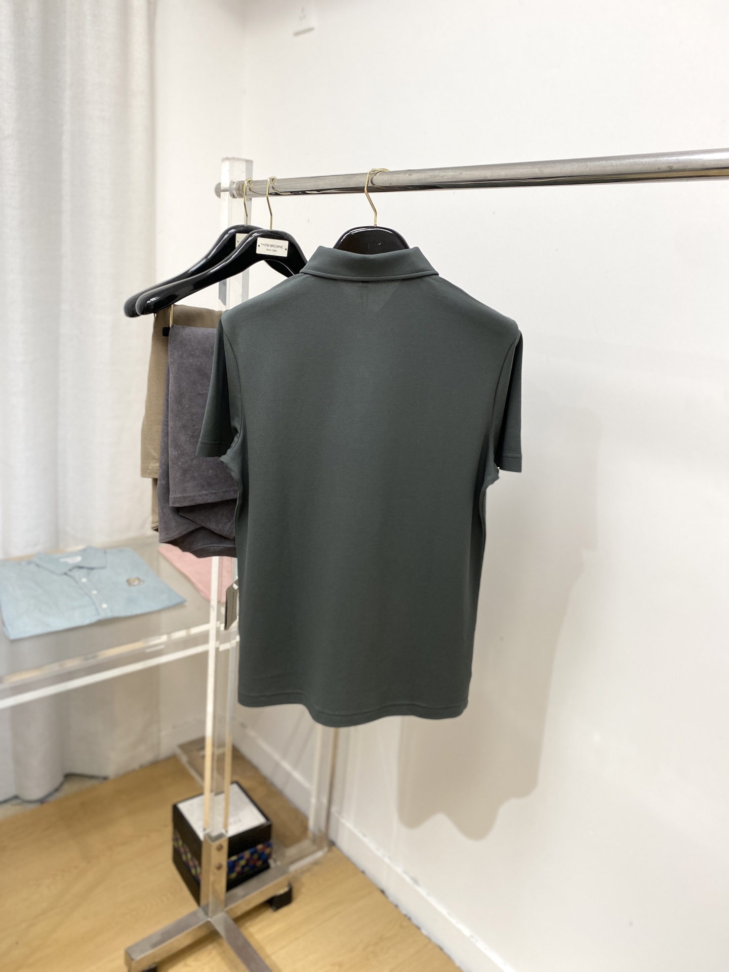 巴宝莉、2025最新款短袖T恤，帅气时尚，胸前精致刺绣图案logo，简约百搭款。面料棉 不仅挺括，保持潮