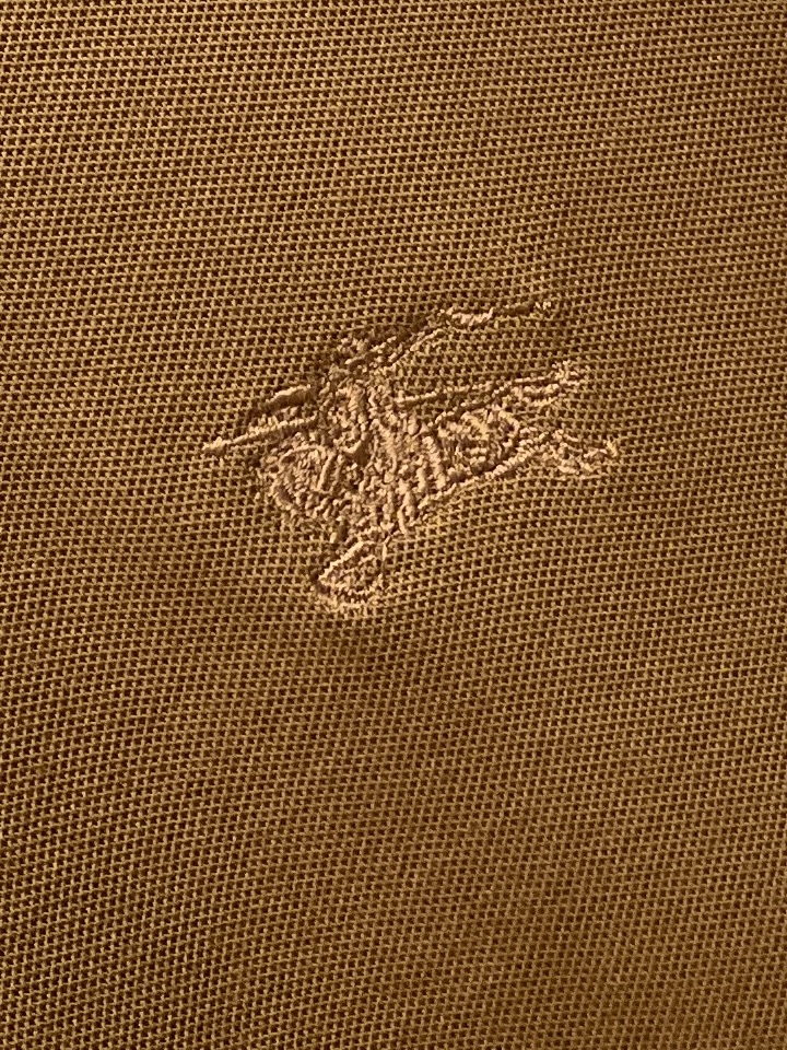 巴宝莉、2025最新款短袖T恤，帅气时尚，胸前精致刺绣图案logo，简约百搭款。面料棉 不仅挺括，保持潮