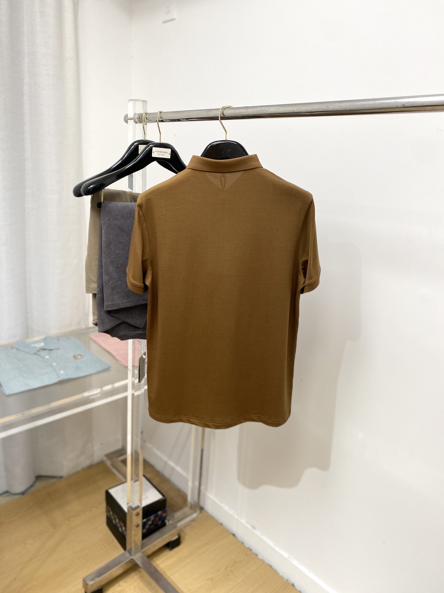 巴宝莉、2025最新款短袖T恤，帅气时尚，胸前精致刺绣图案logo，简约百搭款。面料棉 不仅挺括，保持潮