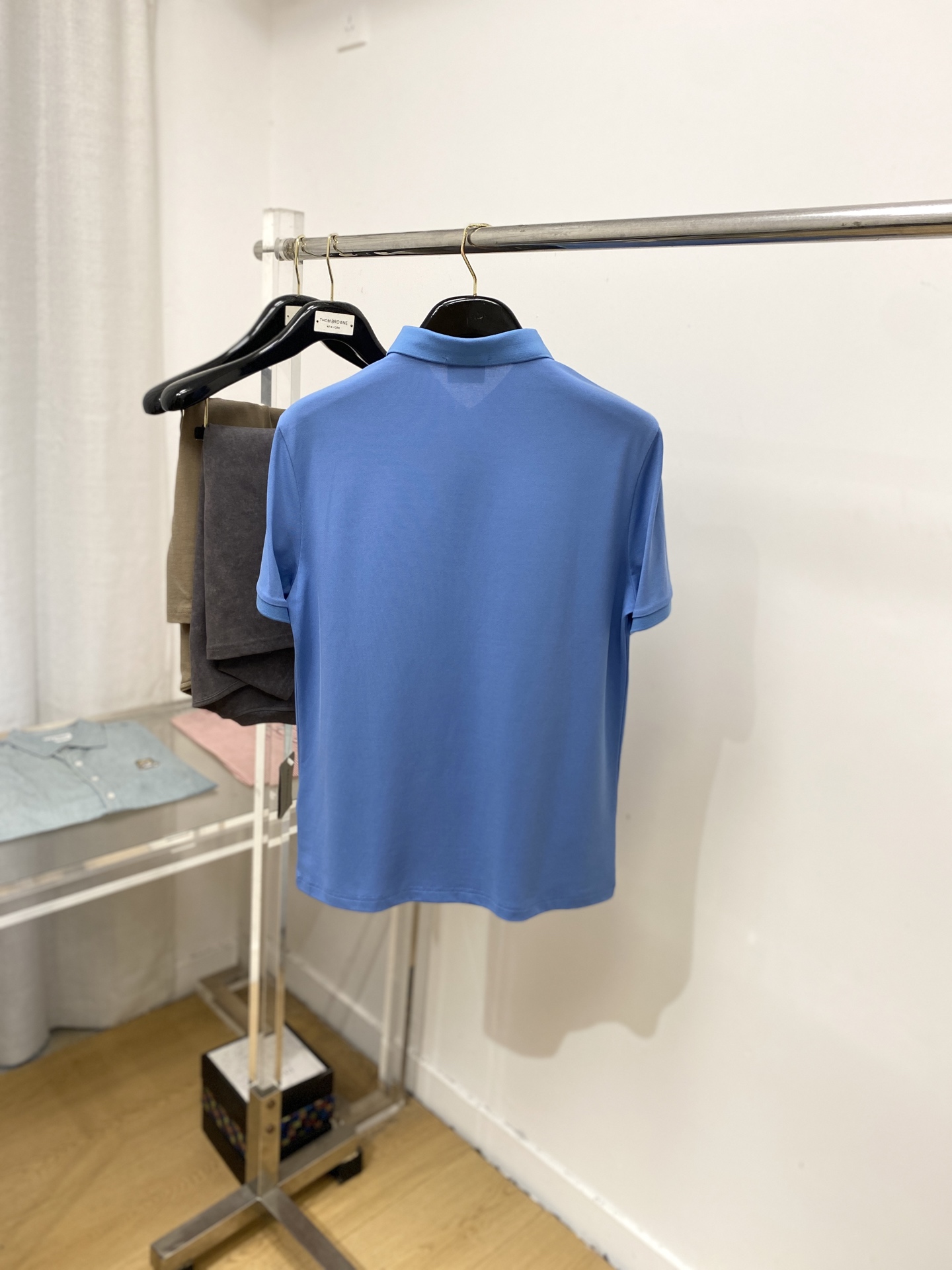 巴宝莉、2025最新款短袖T恤，帅气时尚，胸前精致刺绣图案logo，简约百搭款。面料棉 不仅挺括，保持潮