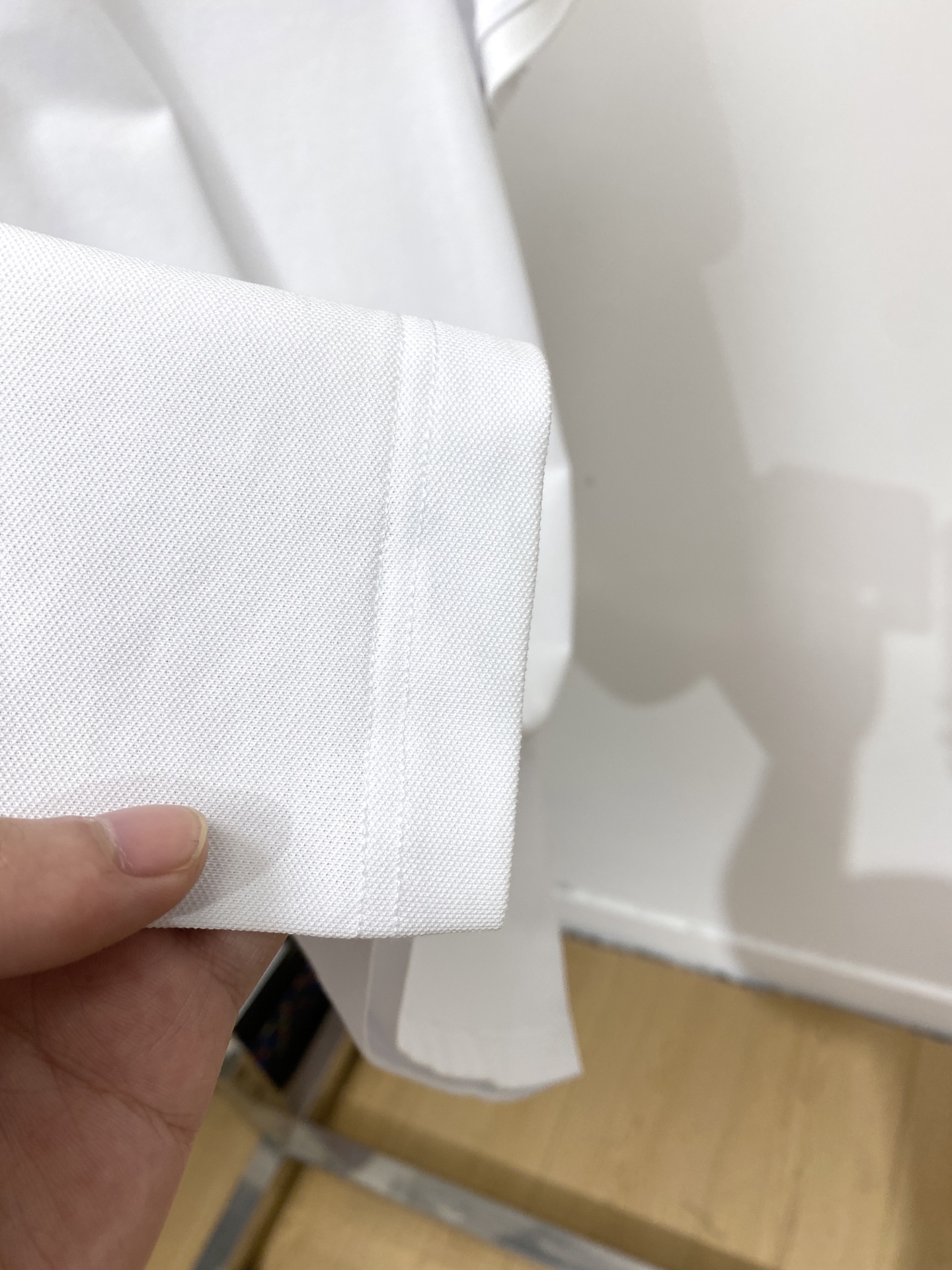 巴宝莉、2025最新款短袖T恤，帅气时尚，胸前精致刺绣图案logo，简约百搭款。面料棉 不仅挺括，保持潮