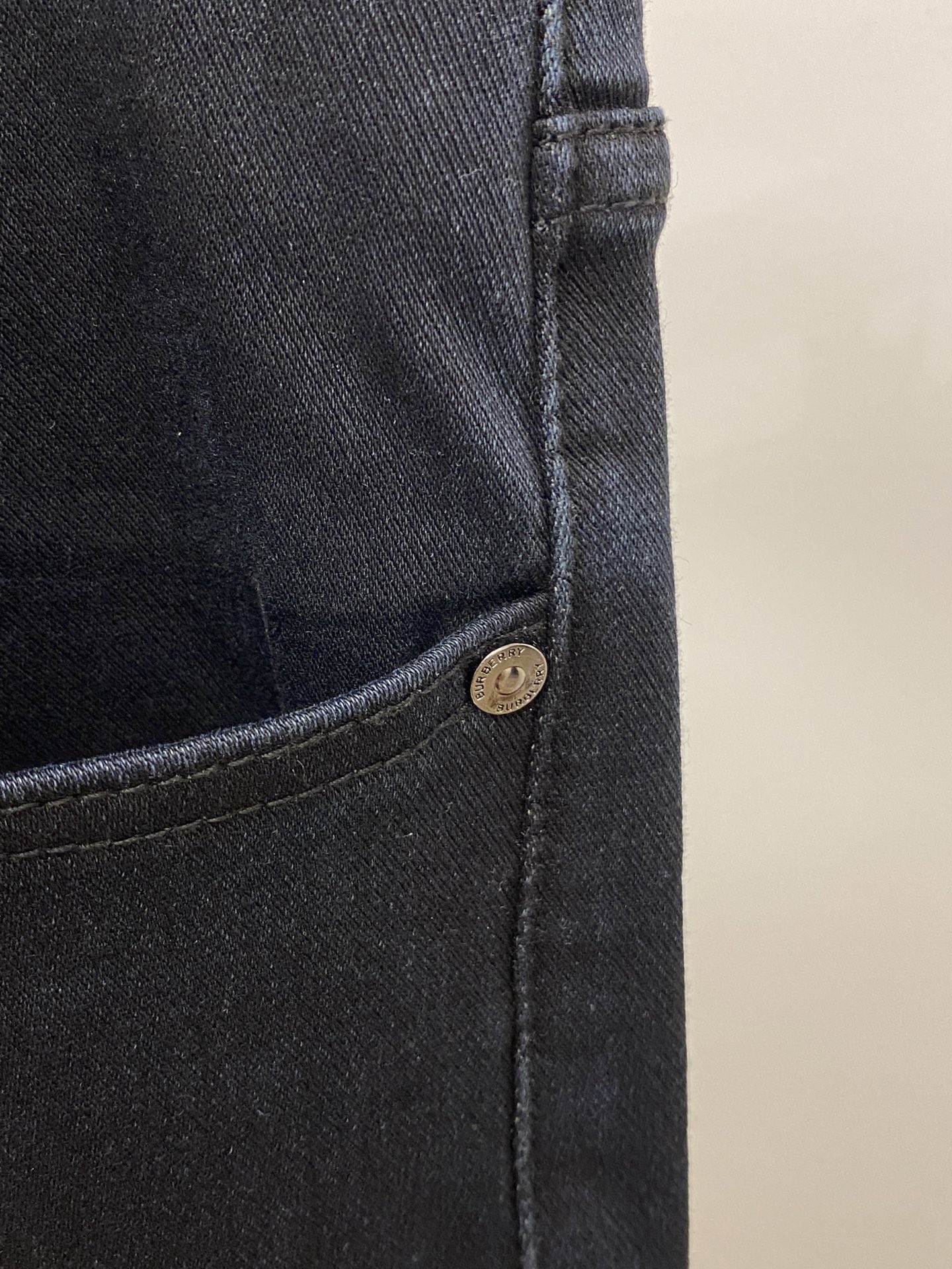 “Barboris 2025 Editions: Water-Washed Jeans with Original Logo, Comfort, and Elasticity – Top-Class Fashion Code 29-38” - 图片 5