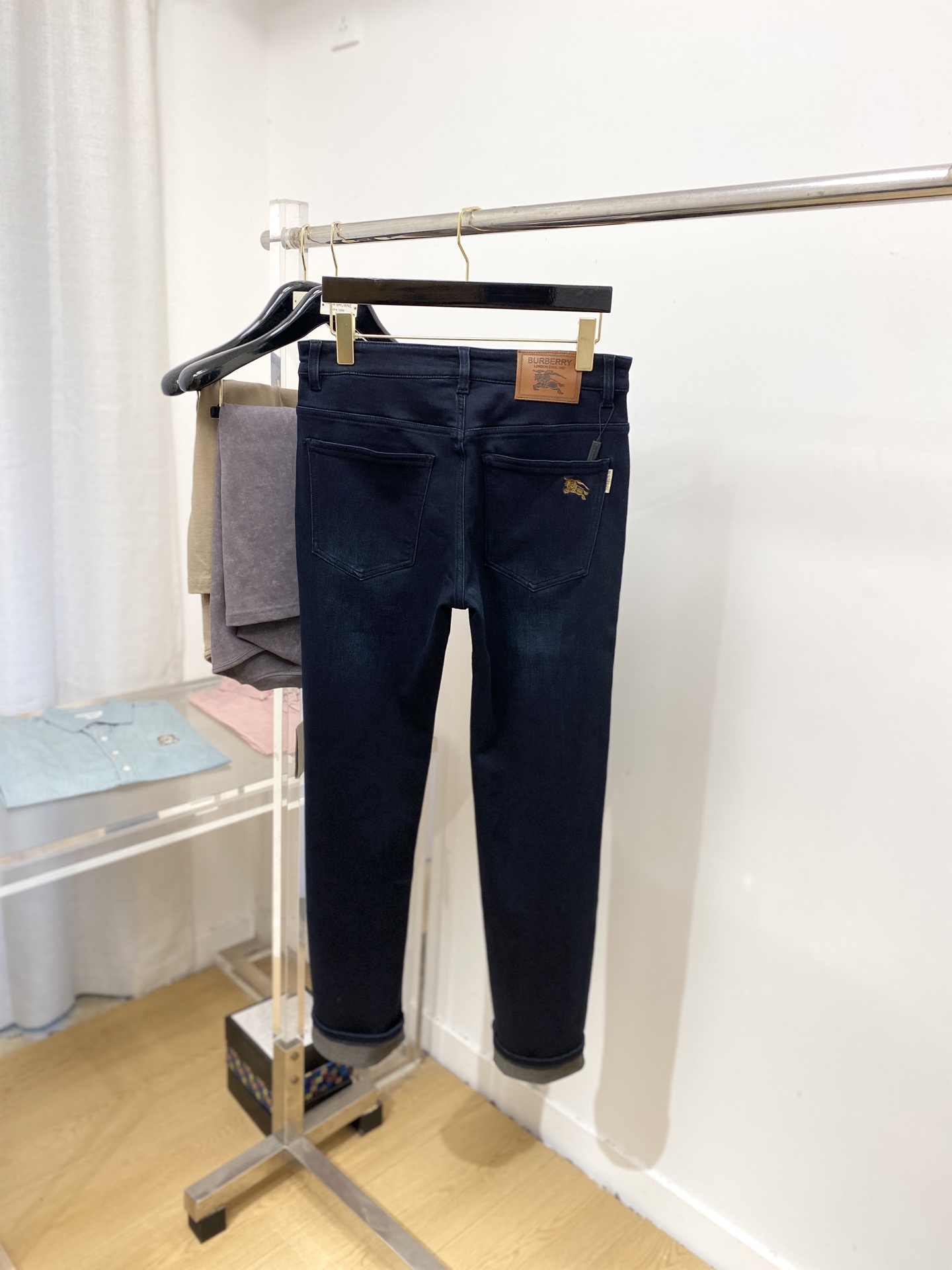 “Barboris 2025 Editions: Water-Washed Jeans with Original Logo, Comfort, and Elasticity – Top-Class Fashion Code 29-38” - 图片 9