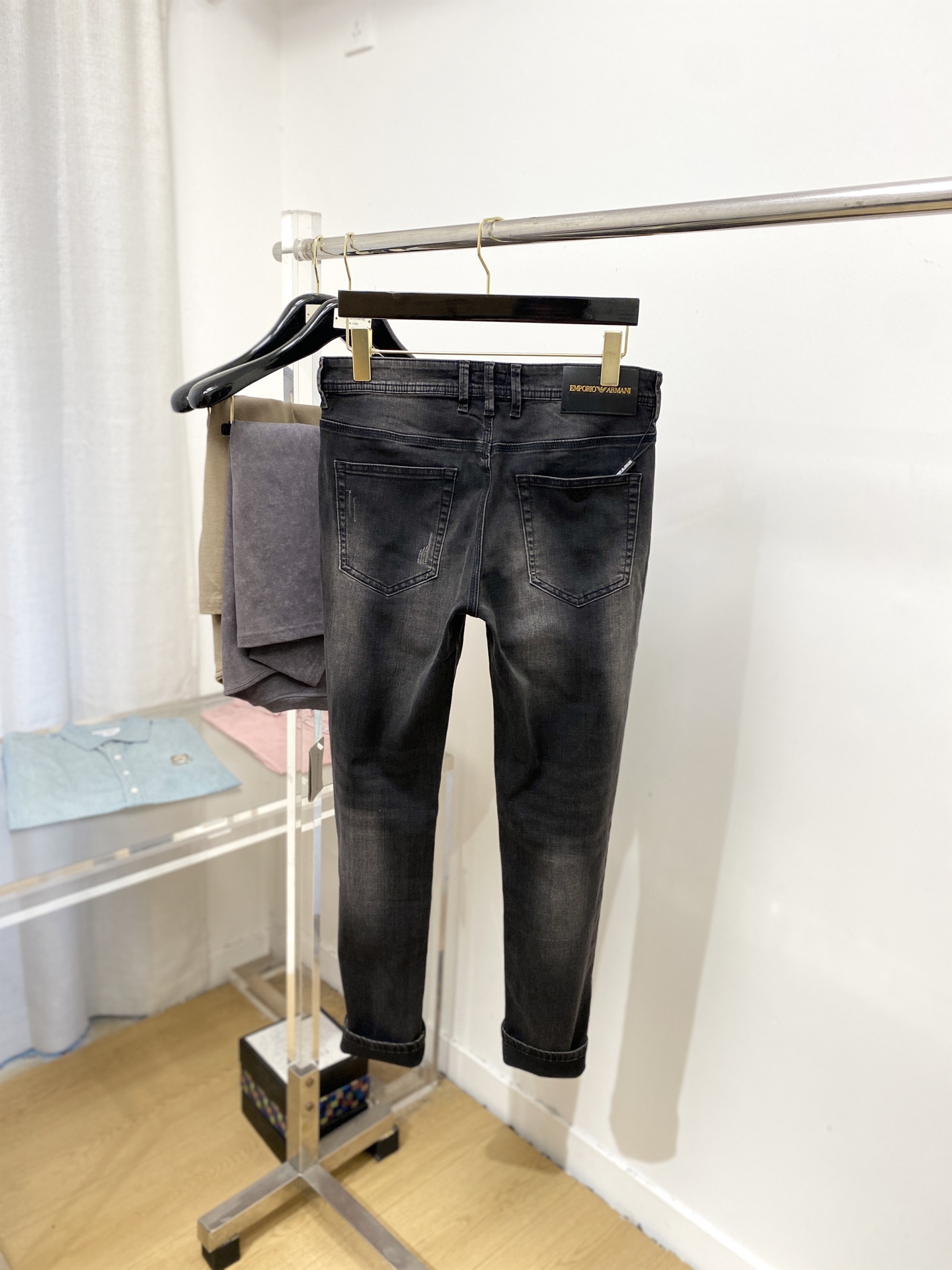 2025 Amani Collection: Synchronised Cabinets, Water-Washing Fabrics, and Top-Fashion Style - 图片 9