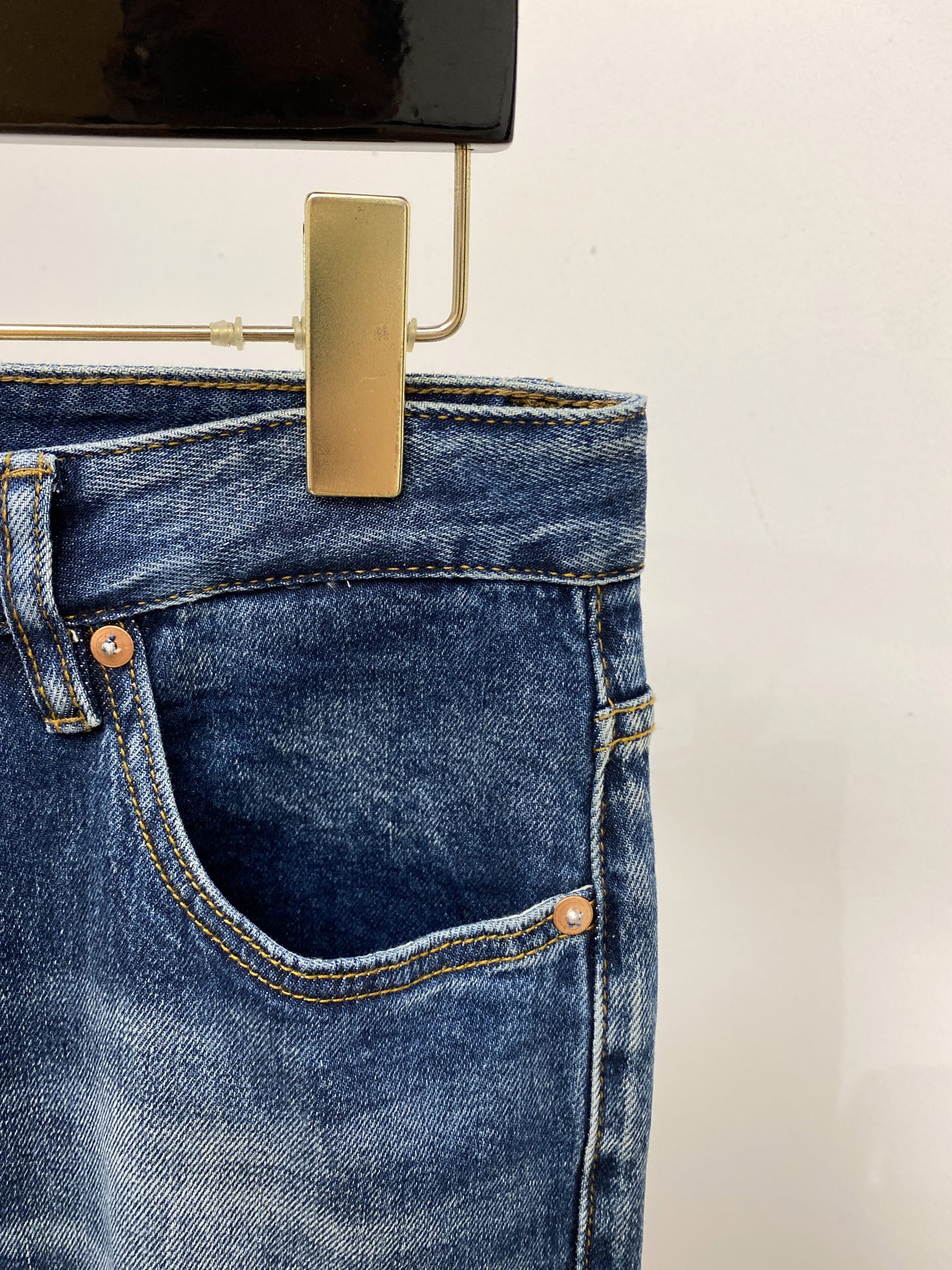 “Plada 2025: Synchronized Water-Cleaning Jeans with Original Fabric and Top-Fashion Quality” - 图片 4