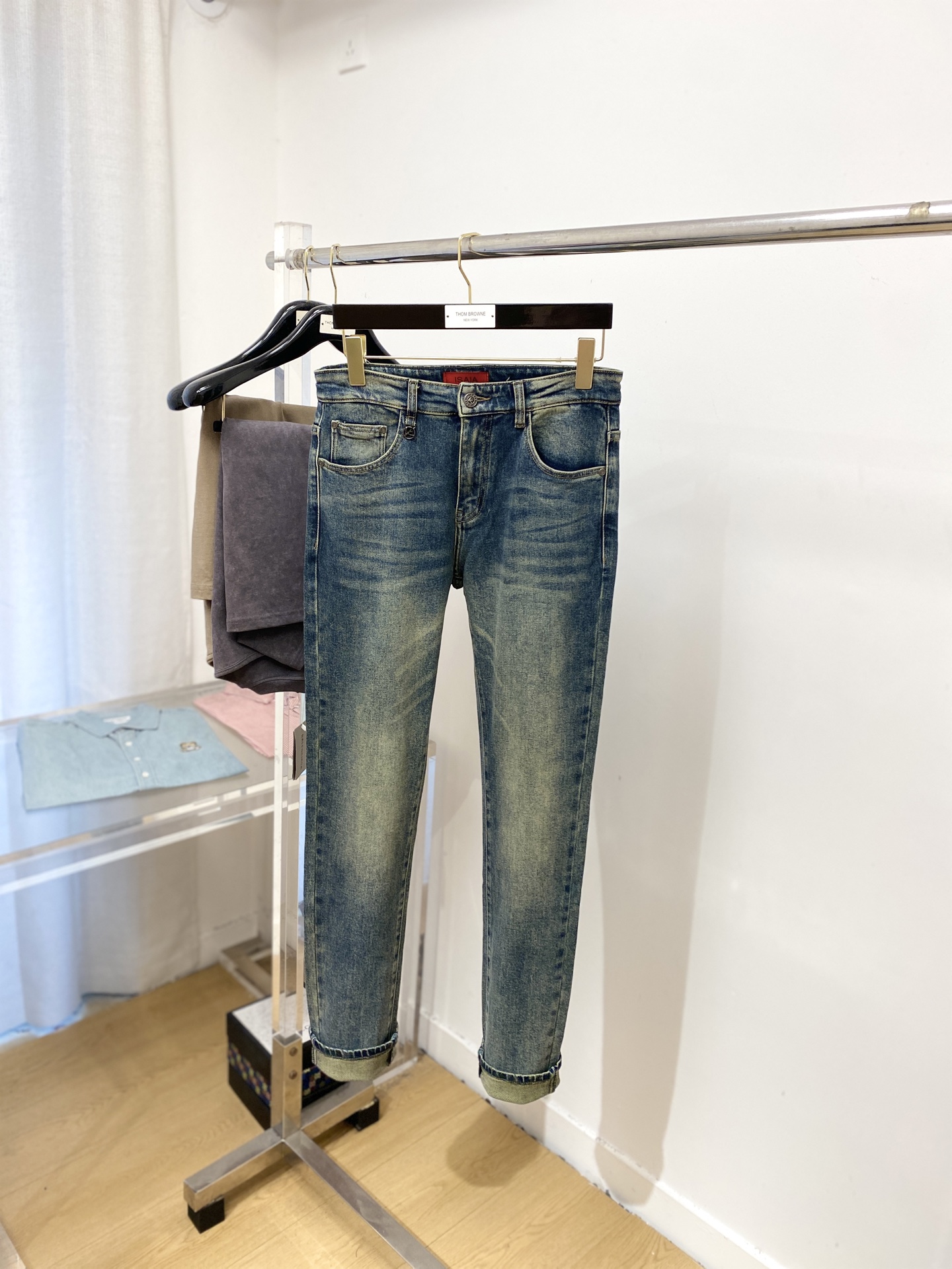ISAIA 2025: Synchronised Cabinets & High-Grade Water-Washing Jeans - 图片 2