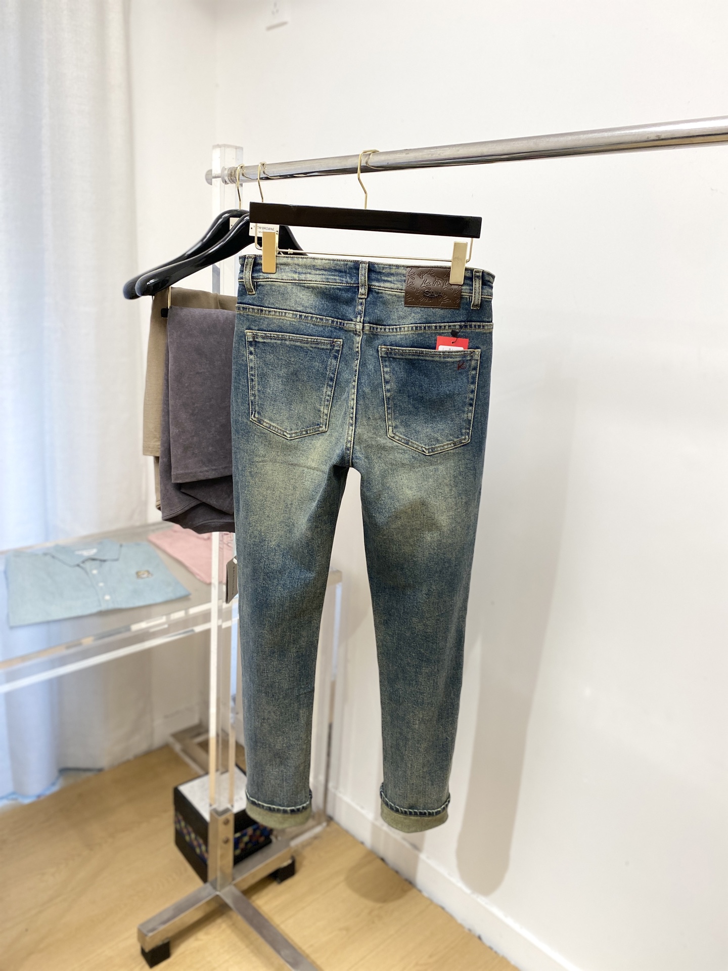 ISAIA 2025: Synchronised Cabinets & High-Grade Water-Washing Jeans - 图片 9