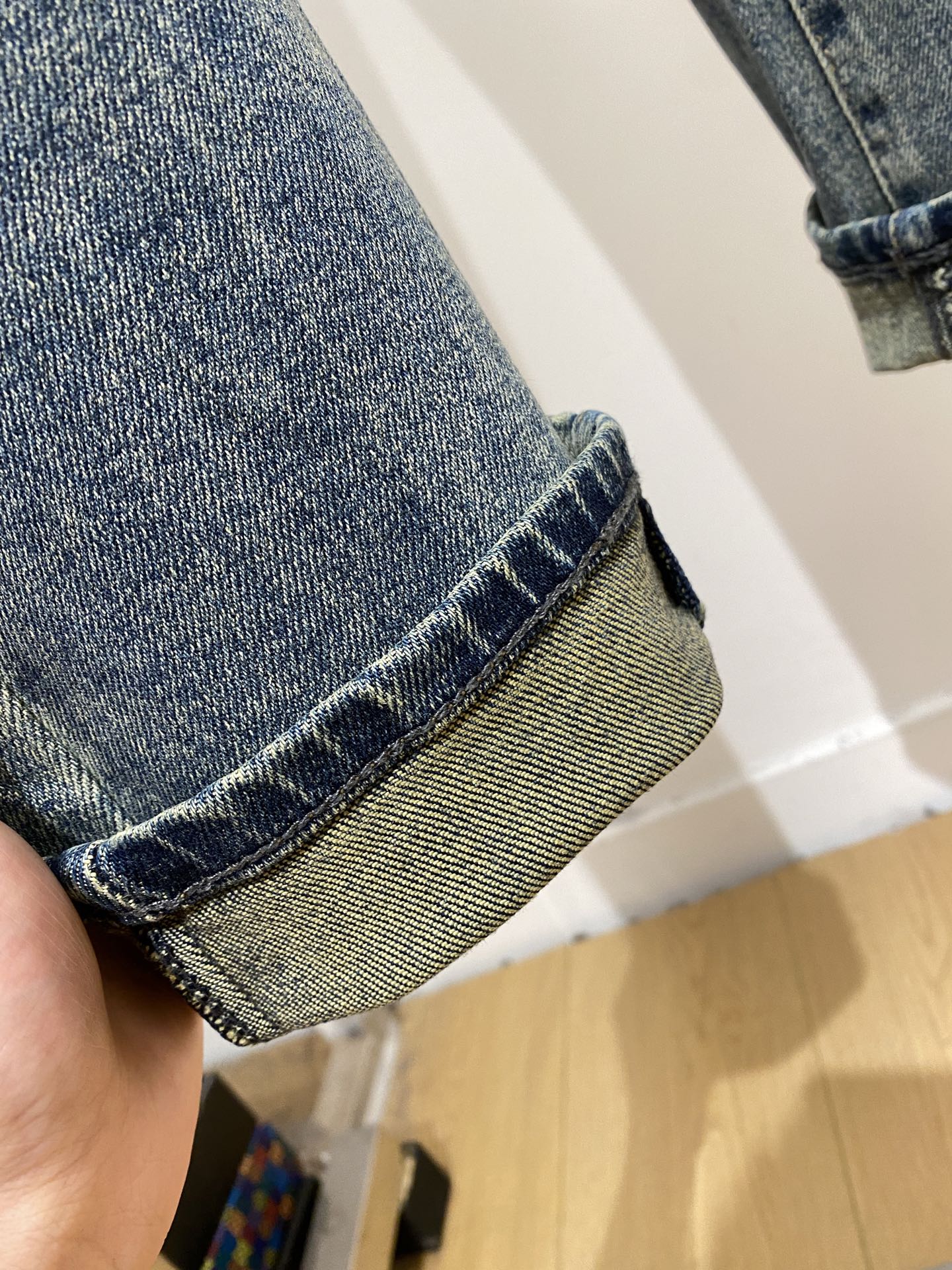 ISAIA 2025: Synchronised Cabinets & High-Grade Water-Washing Jeans - 图片 7