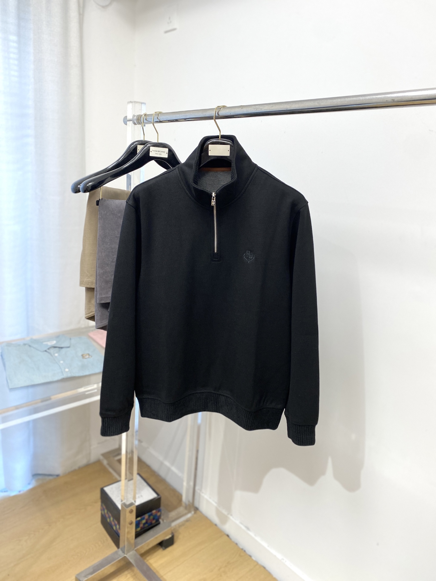 NO:565653,LP, 2025 latest sweatshirt, handsome and fashionable, with exquisite embroidered logo on the chest, simple and versatile. The fabric cotton is not only crisp and maintains the trendy silhouette, but also comfortable to wear, and the yarn is more delicate. Size M-3XL, loro piana, hoodie, sweatshirts, alexander wang19860909LP、2025最新款卫衣,帅气时尚,胸前精致刺绣图案logo,简约百搭款.面料棉 不仅挺括,保持潮流的廓形,又穿着舒适,纱织更细腻,码数M-3XL,,loro piana,hoodie,sweatshirts,alexander wang,Men's clothing