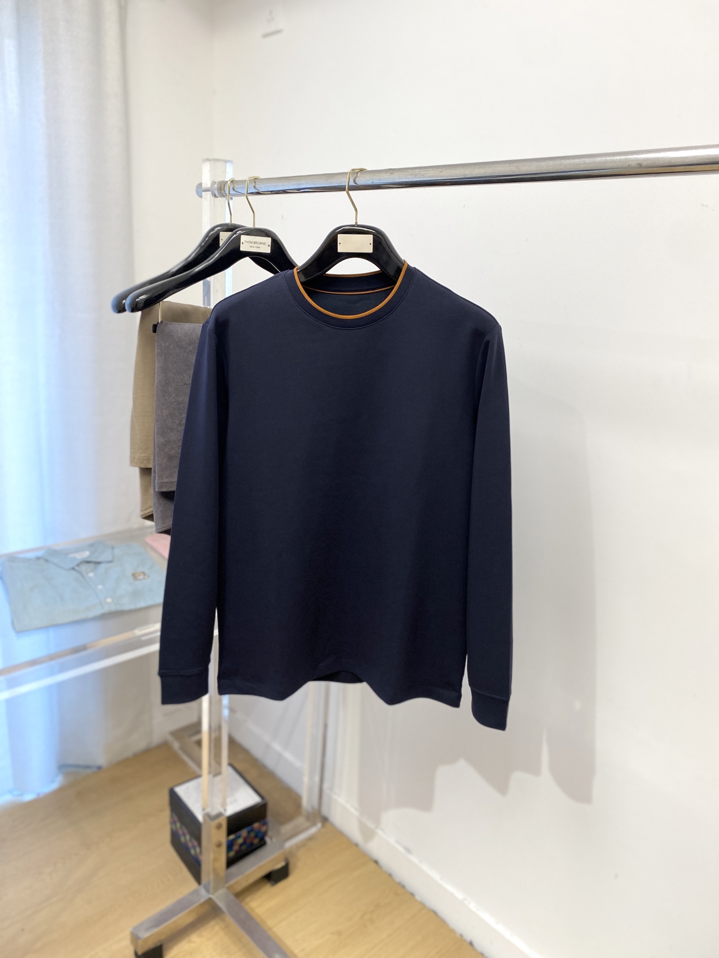 NO:565647,LP, 2025 new long-sleeved sweatshirt, handsome and fashionable, simple and versatile. The fabric cotton is not only crisp and maintains the trendy silhouette, but also comfortable to wear, and the yarn is more delicate. Size M-3XL, loro piana, hoodie, sweatshirts, alexander wang19860909LP、2025新品长袖卫衣,帅气时尚,简约百搭款.面料棉 不仅挺括,保持潮流的廓形,又穿着舒适,纱织更细腻,码数M-3XL,,loro piana,hoodie,sweatshirts,alexander wang,Men's clothing