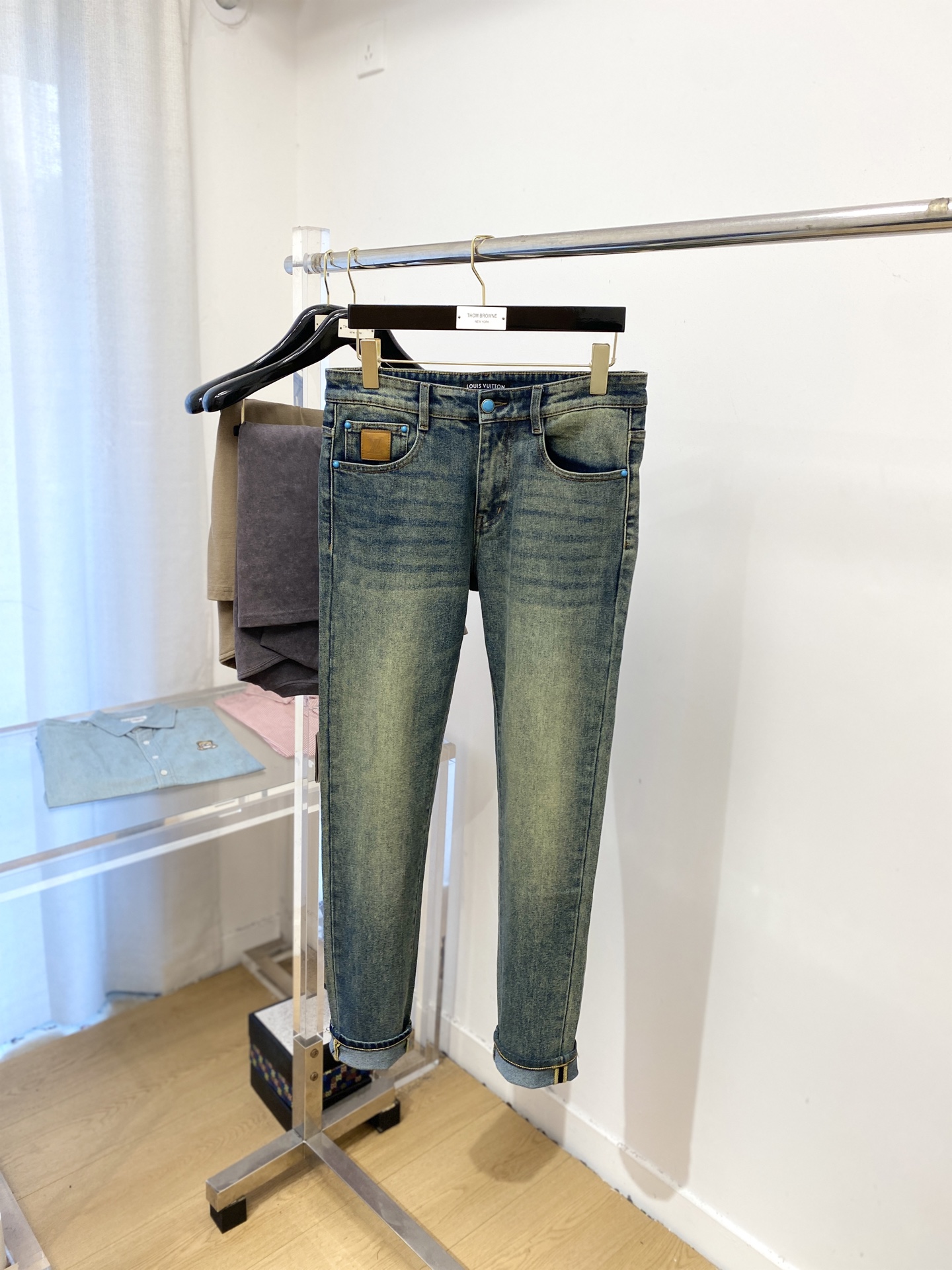 💰150LV、2025最新品，专柜同步有售，原单狠货，水洗休闲牛仔裤，进口原版水洗弹力面料，舒适有弹性，原版五金辅料装饰logo，版型超正，档次极高，专柜品质，上身时尚有型，码数29-38 P