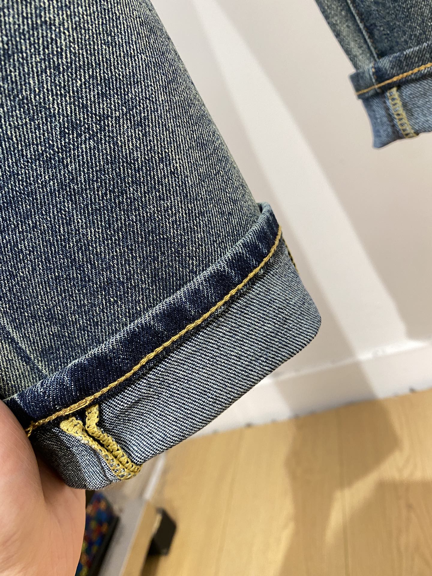 💰150LV、2025最新品，专柜同步有售，原单狠货，水洗休闲牛仔裤，进口原版水洗弹力面料，舒适有弹性，原版五金辅料装饰logo，版型超正，档次极高，专柜品质，上身时尚有型，码数29-38 P