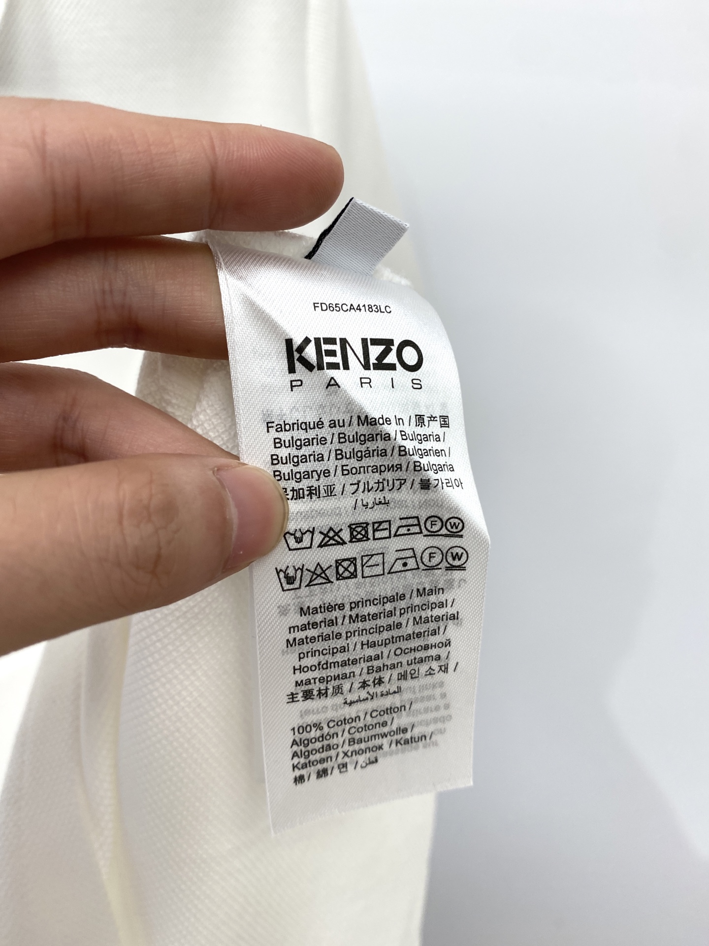 KENZO、2025最新款短袖T恤，帅气时尚，胸前精致刺绣图案logo，简约百搭款。面料棉 不仅挺括，保