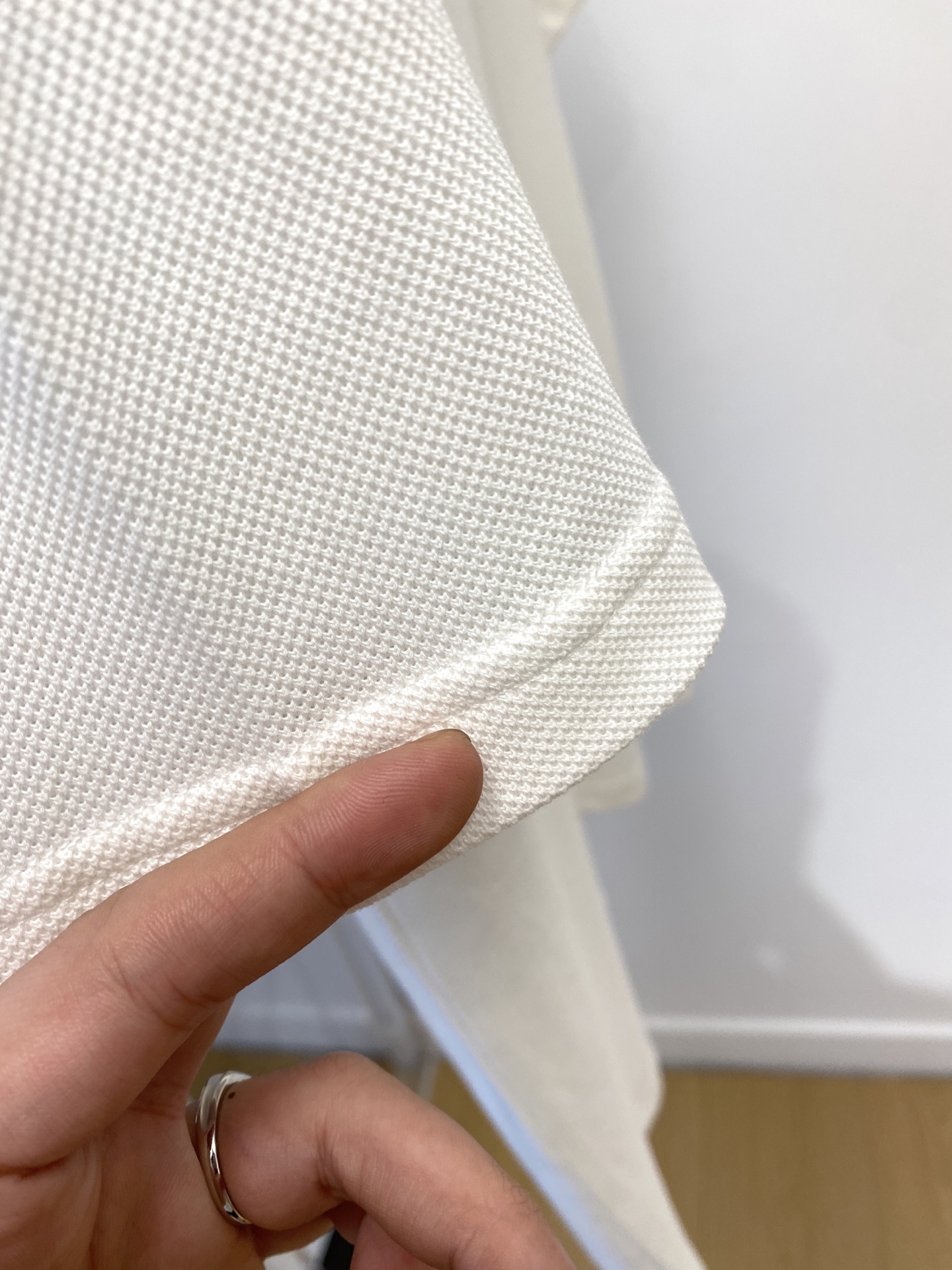 KENZO、2025最新款短袖T恤，帅气时尚，胸前精致刺绣图案logo，简约百搭款。面料棉 不仅挺括，保