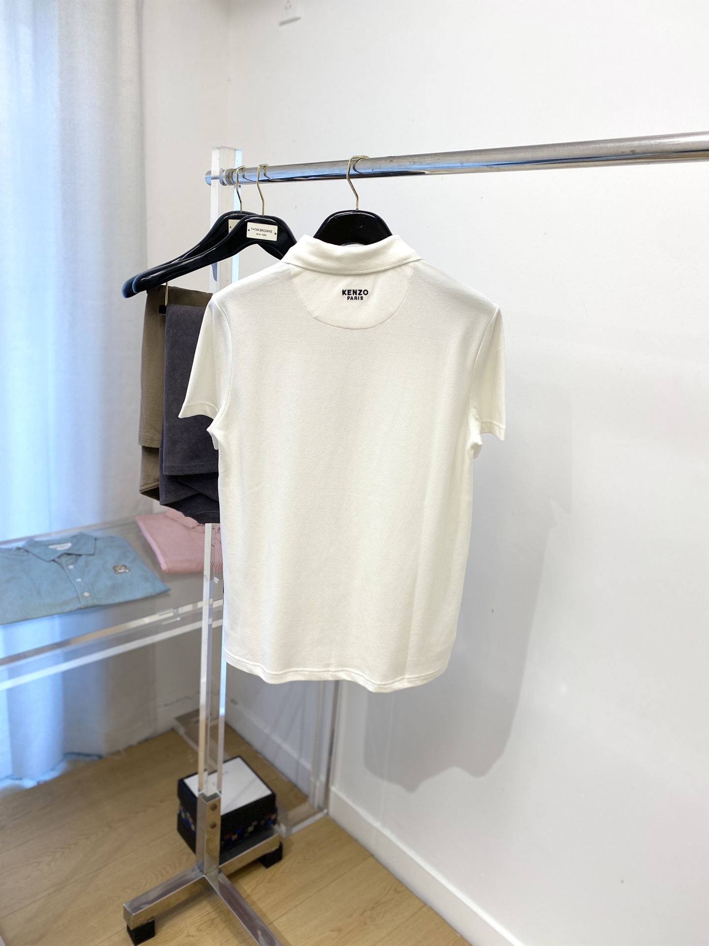 KENZO、2025最新款短袖T恤，帅气时尚，胸前精致刺绣图案logo，简约百搭款。面料棉 不仅挺括，保