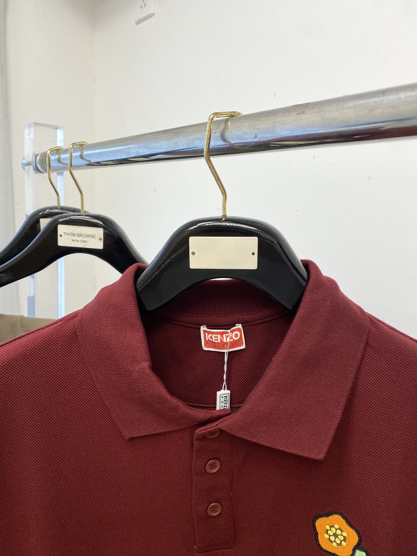 KENZO、2025最新款短袖T恤，帅气时尚，胸前精致刺绣图案logo，简约百搭款。面料棉 不仅挺括，保