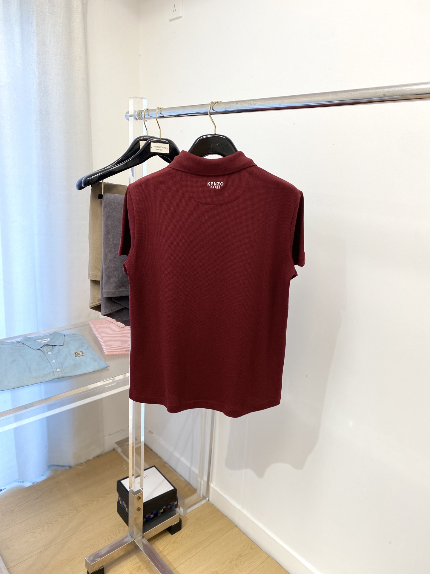 KENZO、2025最新款短袖T恤，帅气时尚，胸前精致刺绣图案logo，简约百搭款。面料棉 不仅挺括，保