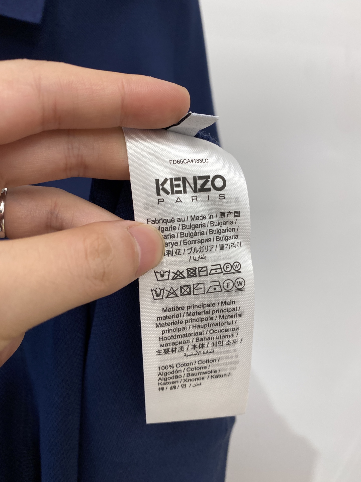 KENZO、2025最新款短袖T恤，帅气时尚，胸前精致刺绣图案logo，简约百搭款。面料棉 不仅挺括，保