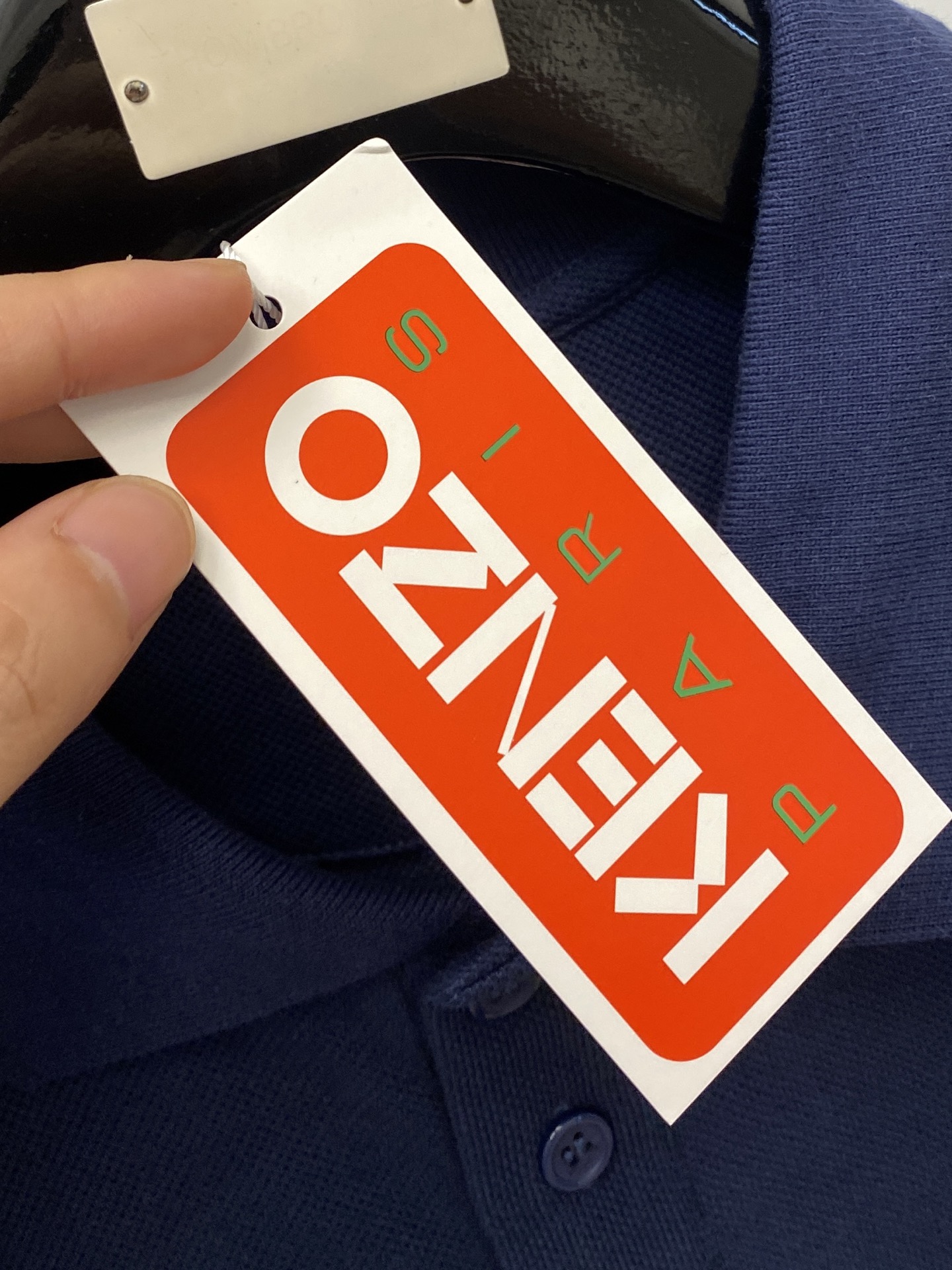 KENZO、2025最新款短袖T恤，帅气时尚，胸前精致刺绣图案logo，简约百搭款。面料棉 不仅挺括，保