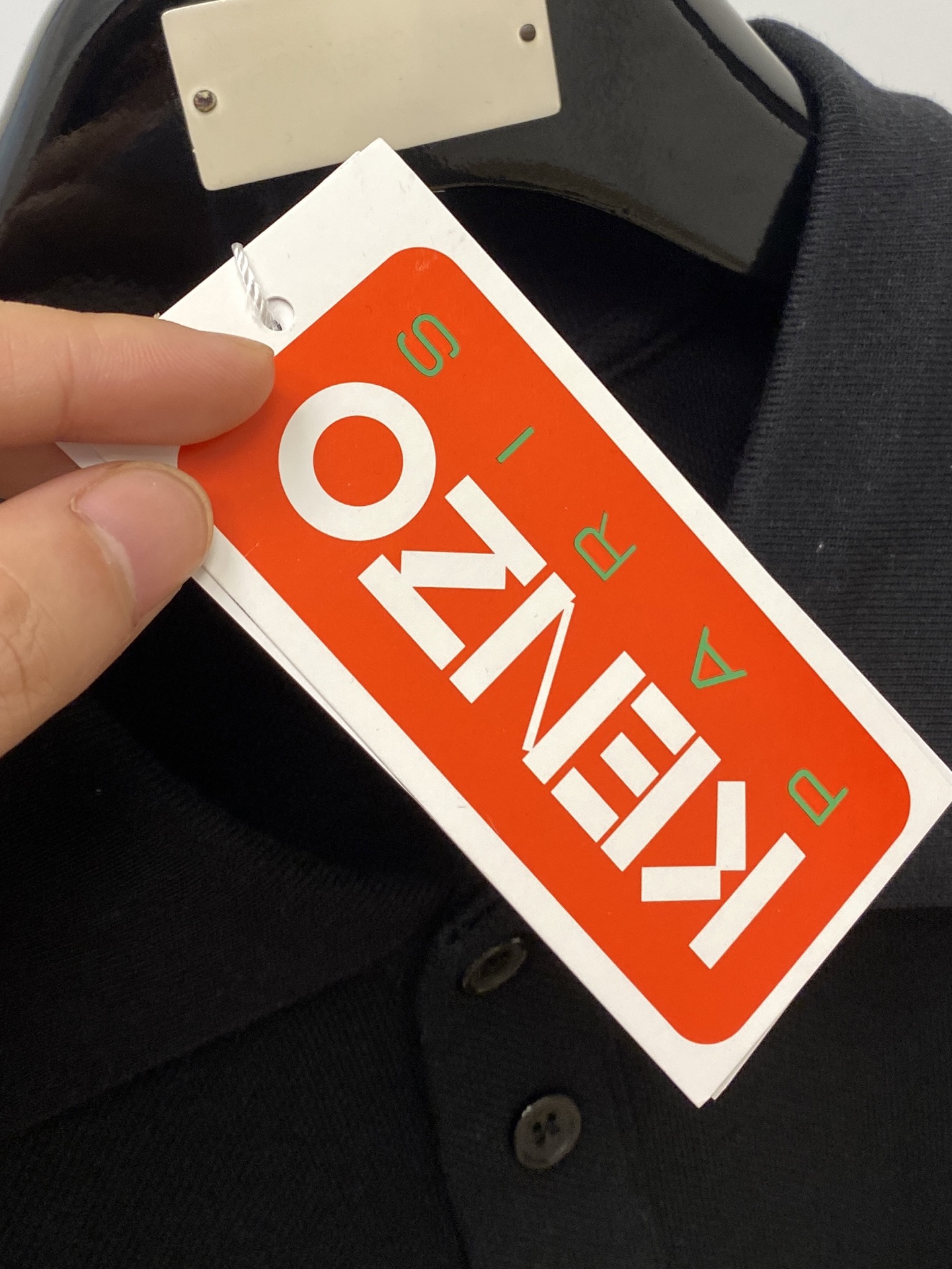 KENZO、2025最新款短袖T恤，帅气时尚，胸前精致刺绣图案logo，简约百搭款。面料棉 不仅挺括，保