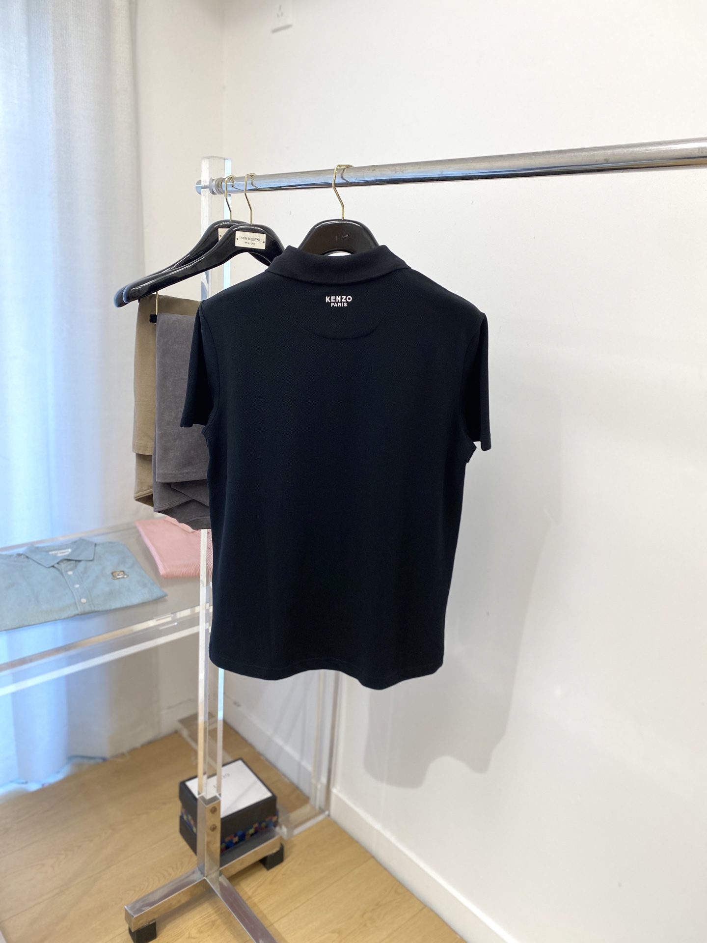 KENZO、2025最新款短袖T恤，帅气时尚，胸前精致刺绣图案logo，简约百搭款。面料棉 不仅挺括，保