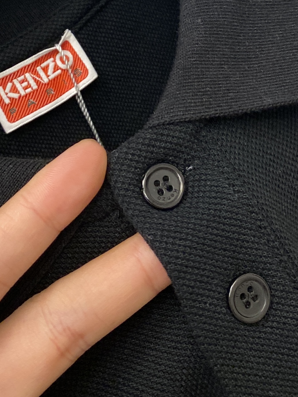 KENZO、2025最新款短袖T恤，帅气时尚，胸前精致刺绣图案logo，简约百搭款。面料棉 不仅挺括，保