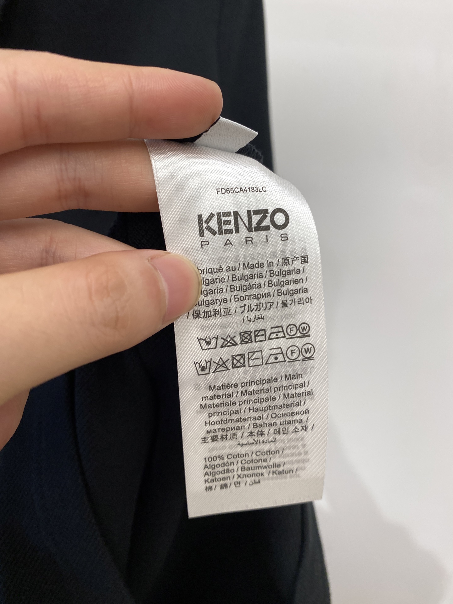 KENZO、2025最新款短袖T恤，帅气时尚，胸前精致刺绣图案logo，简约百搭款。面料棉 不仅挺括，保
