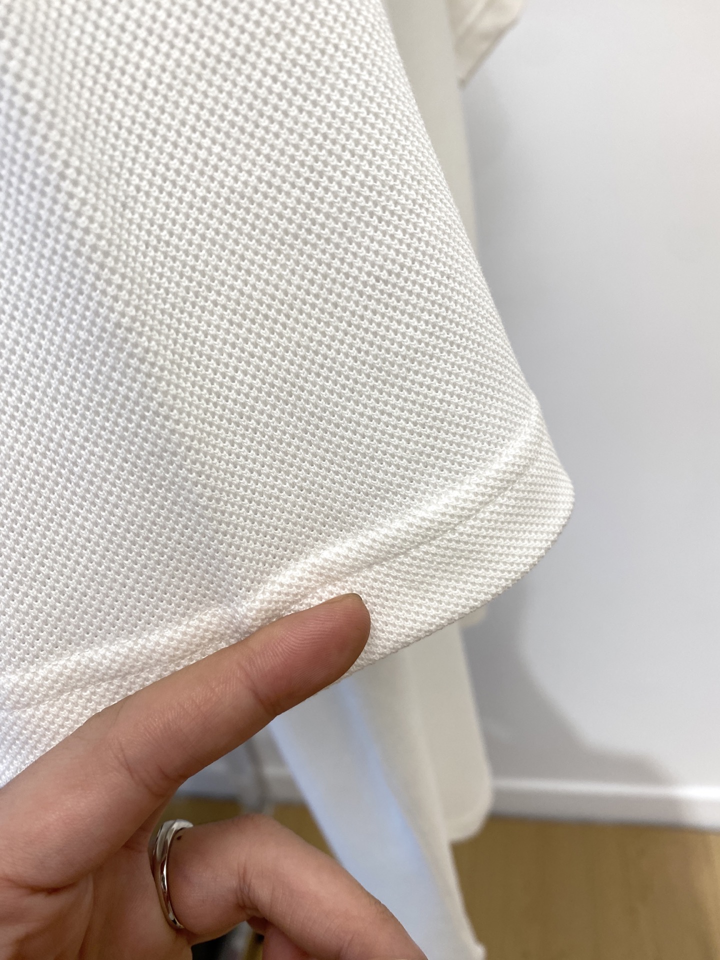 KENZO、2025最新款短袖T恤，帅气时尚，胸前精致刺绣字母图案logo，简约百搭款。面料棉 不仅挺括