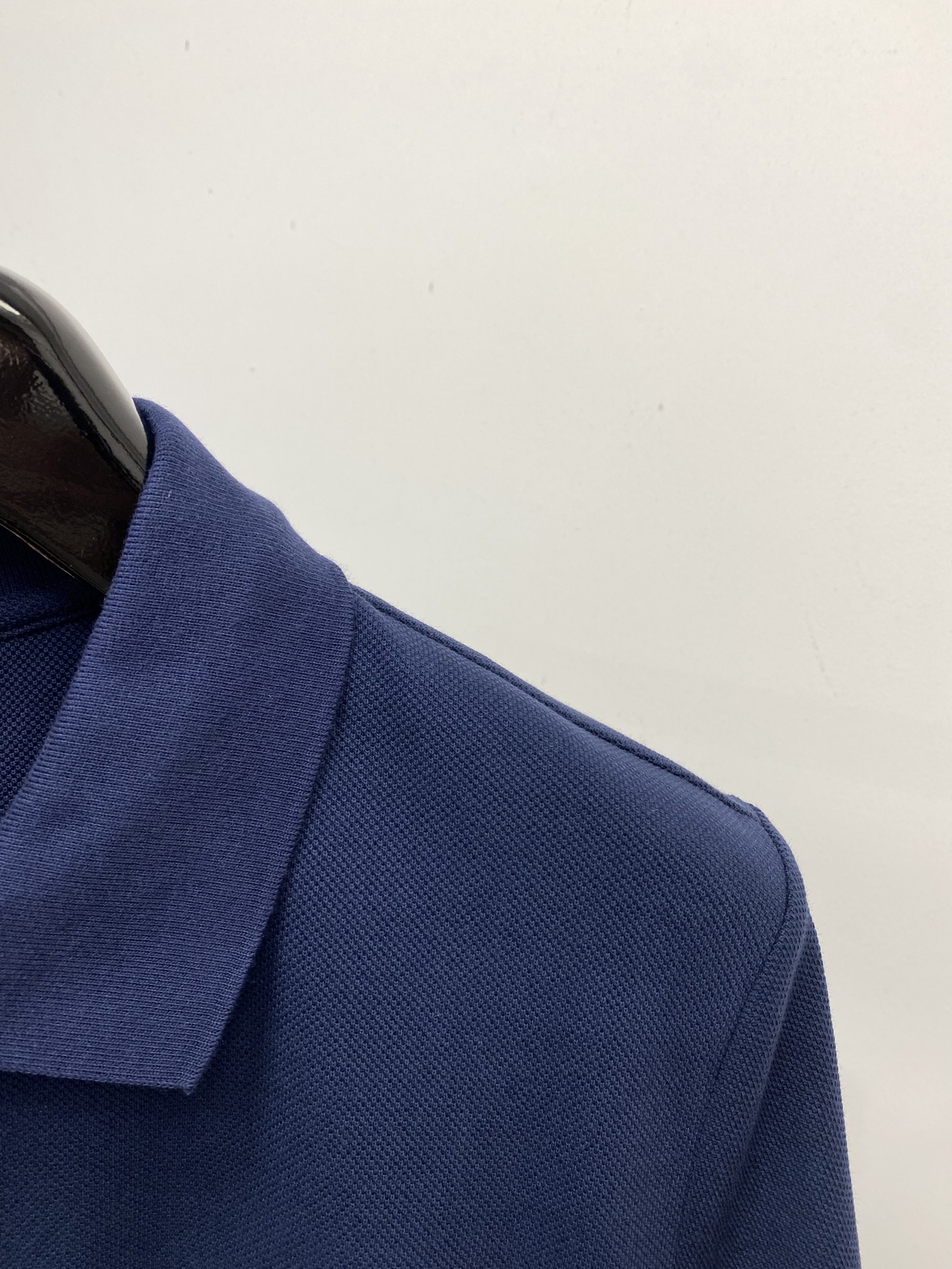 KENZO、2025最新款短袖T恤，帅气时尚，胸前精致刺绣字母图案logo，简约百搭款。面料棉 不仅挺括