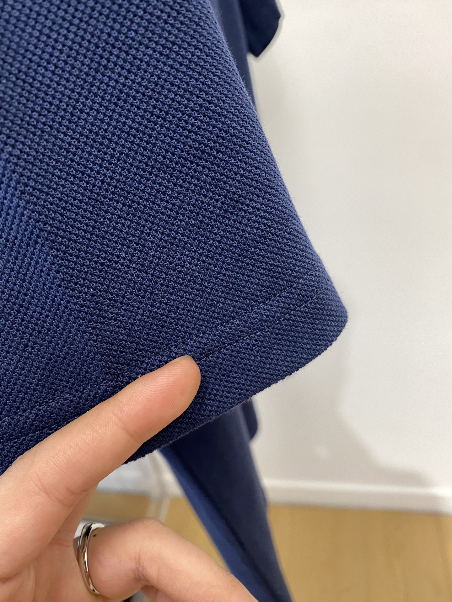 KENZO、2025最新款短袖T恤，帅气时尚，胸前精致刺绣字母图案logo，简约百搭款。面料棉 不仅挺括