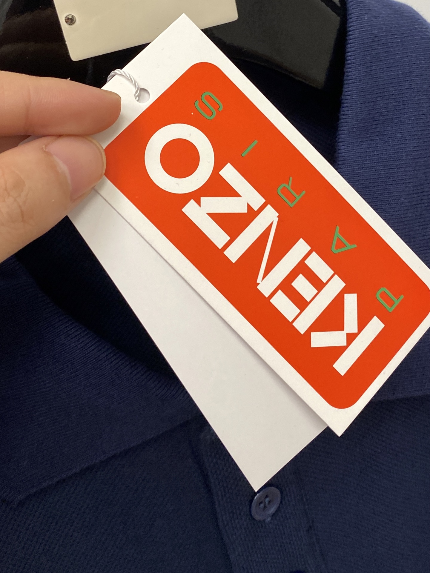 KENZO、2025最新款短袖T恤，帅气时尚，胸前精致刺绣字母图案logo，简约百搭款。面料棉 不仅挺括