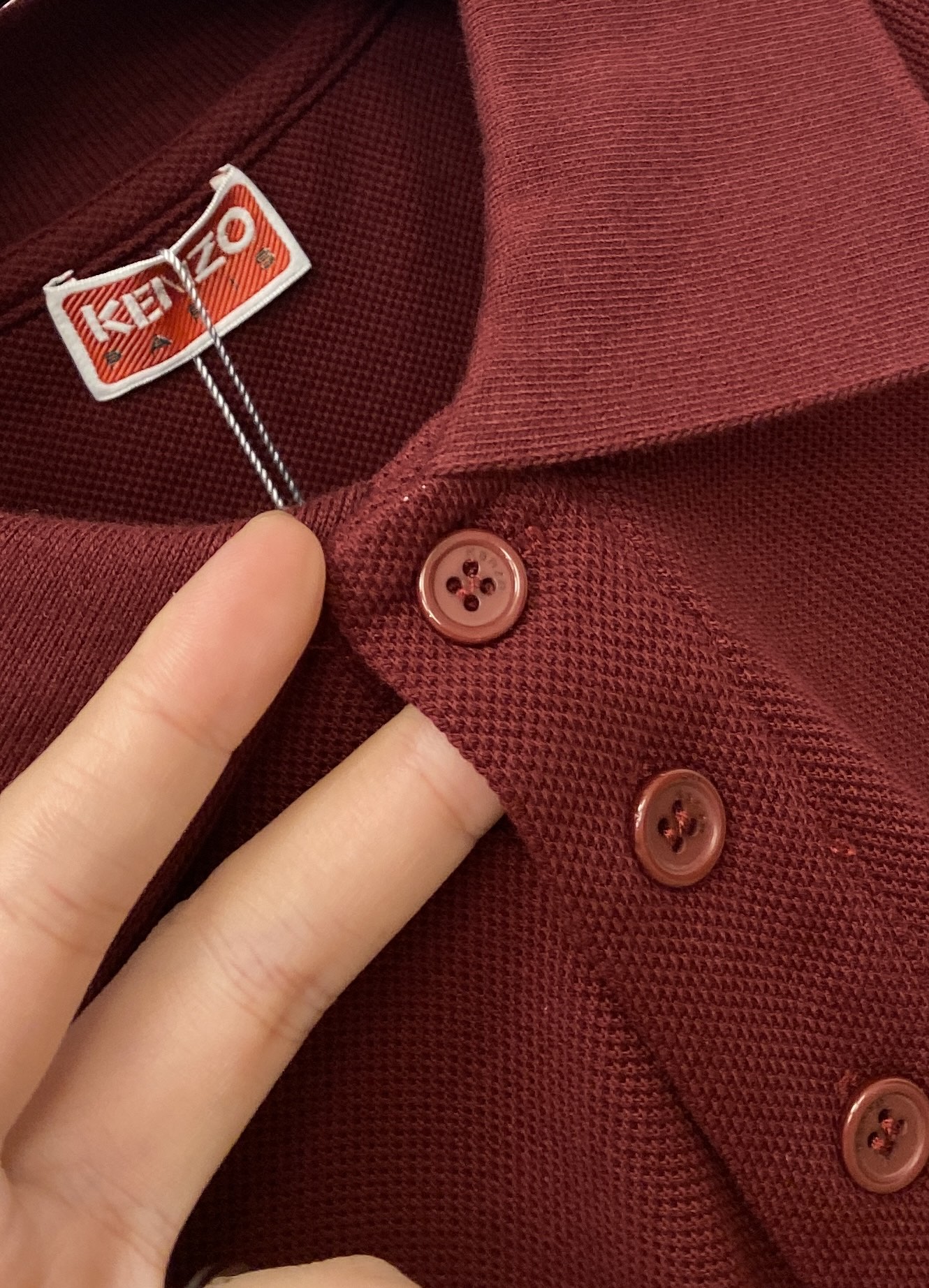 KENZO、2025最新款短袖T恤，帅气时尚，胸前精致刺绣字母图案logo，简约百搭款。面料棉 不仅挺括