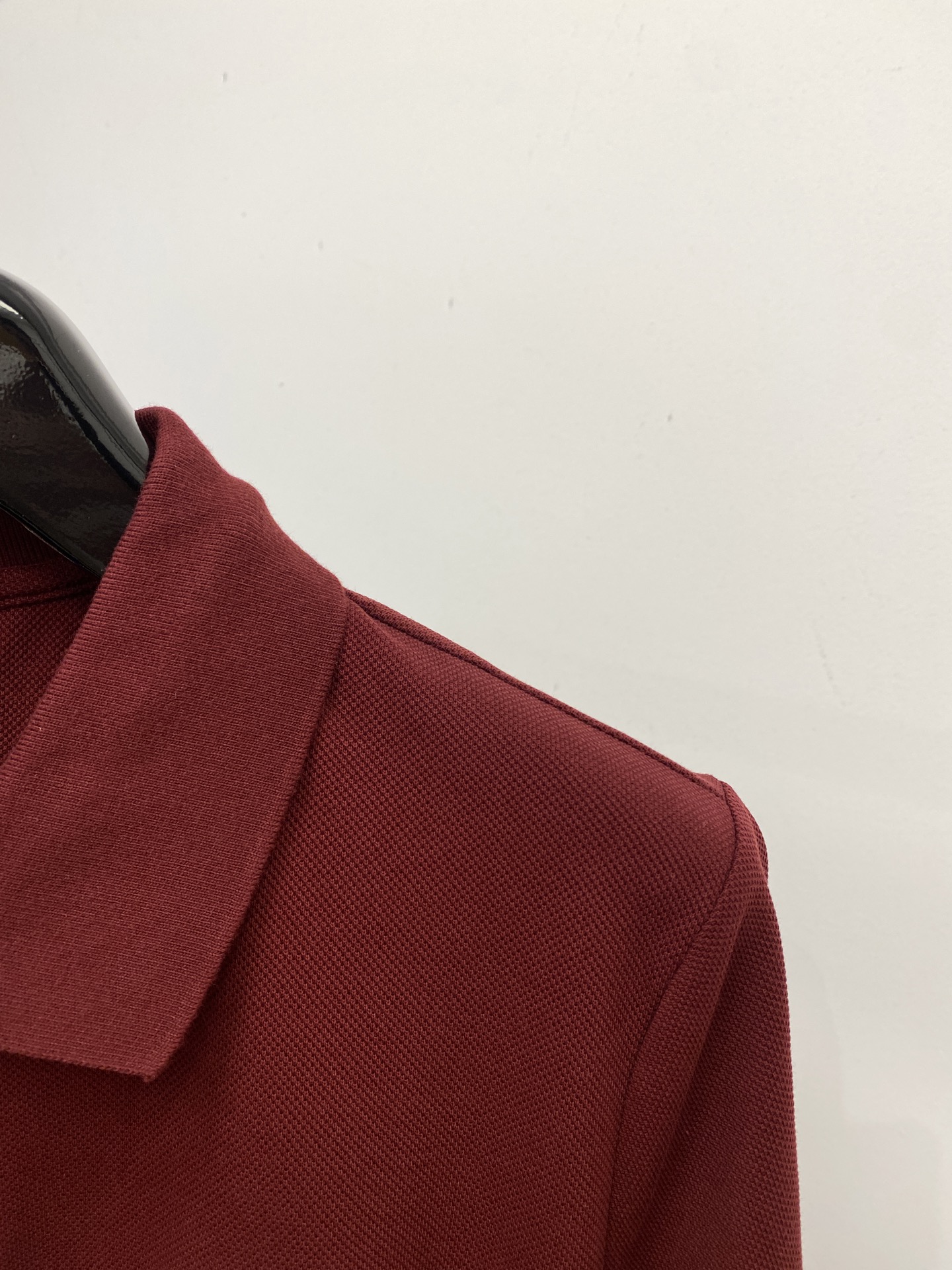 KENZO、2025最新款短袖T恤，帅气时尚，胸前精致刺绣字母图案logo，简约百搭款。面料棉 不仅挺括