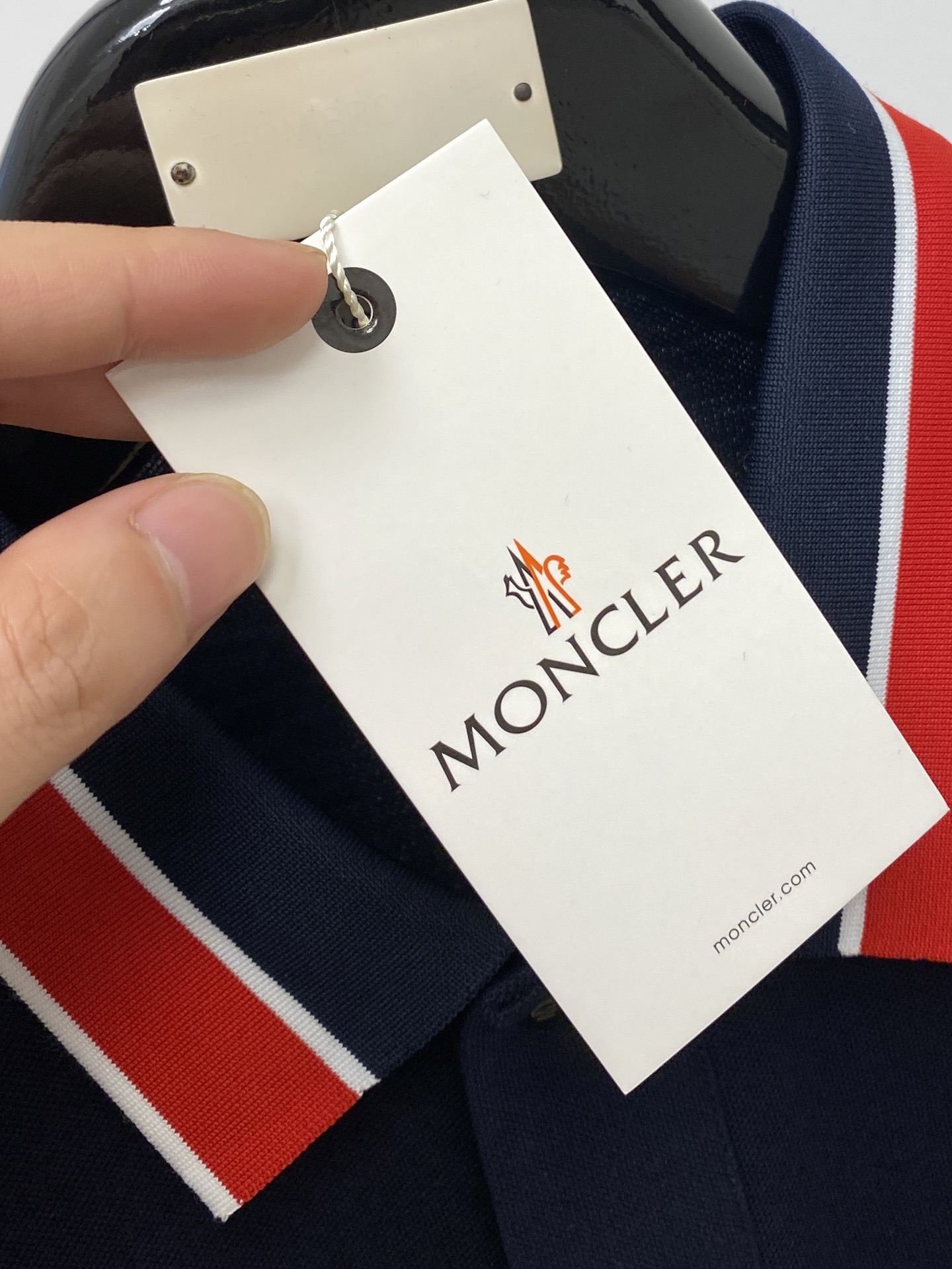 蒙口、2025最新款短袖T恤，帅气时尚，胸前刺绣装饰图案logo，简约百搭款。面料棉 不仅挺括，保持潮流