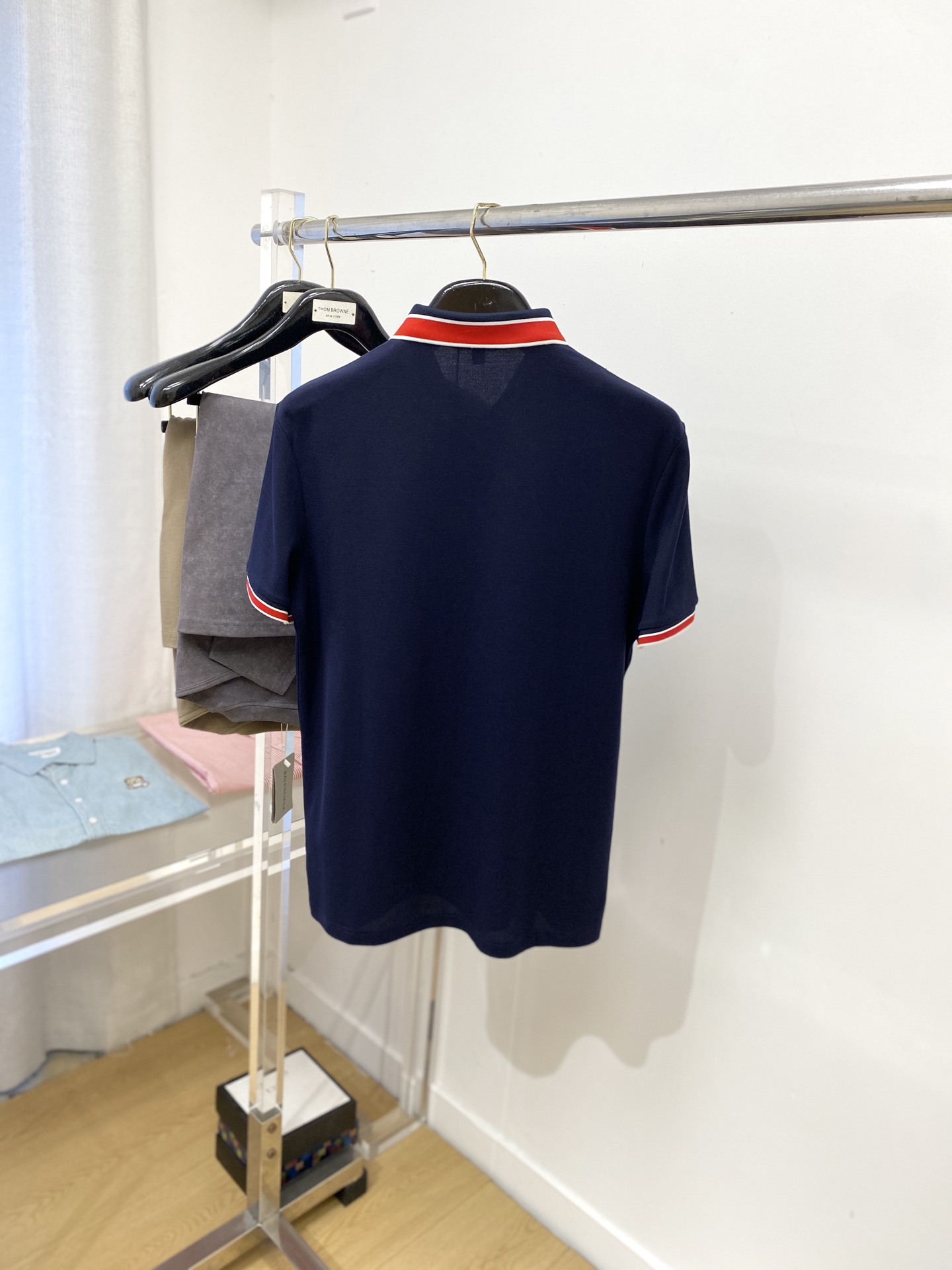 蒙口、2025最新款短袖T恤，帅气时尚，胸前刺绣装饰图案logo，简约百搭款。面料棉 不仅挺括，保持潮流