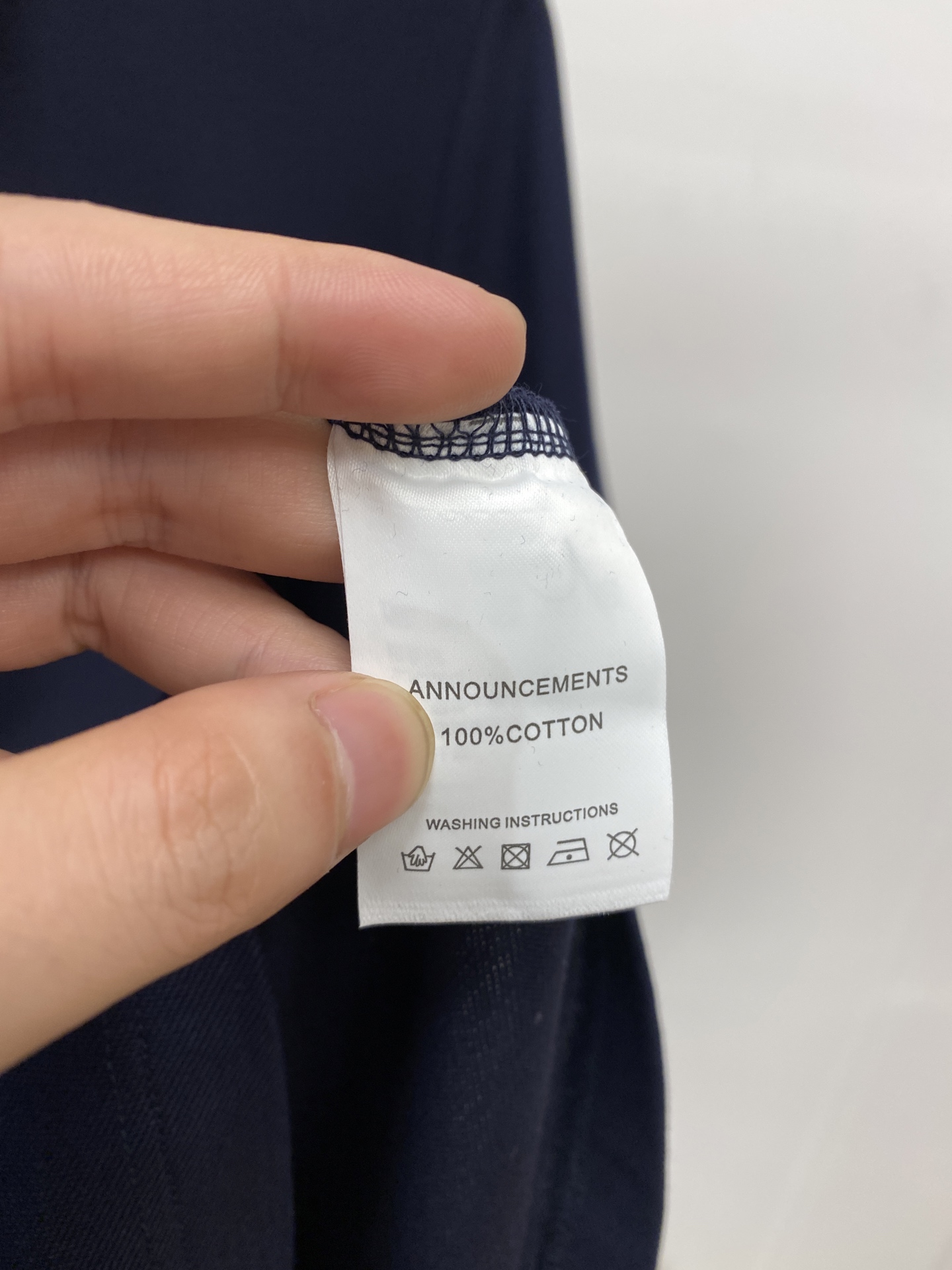 蒙口、2025最新款短袖T恤，帅气时尚，胸前刺绣装饰图案logo，简约百搭款。面料棉 不仅挺括，保持潮流