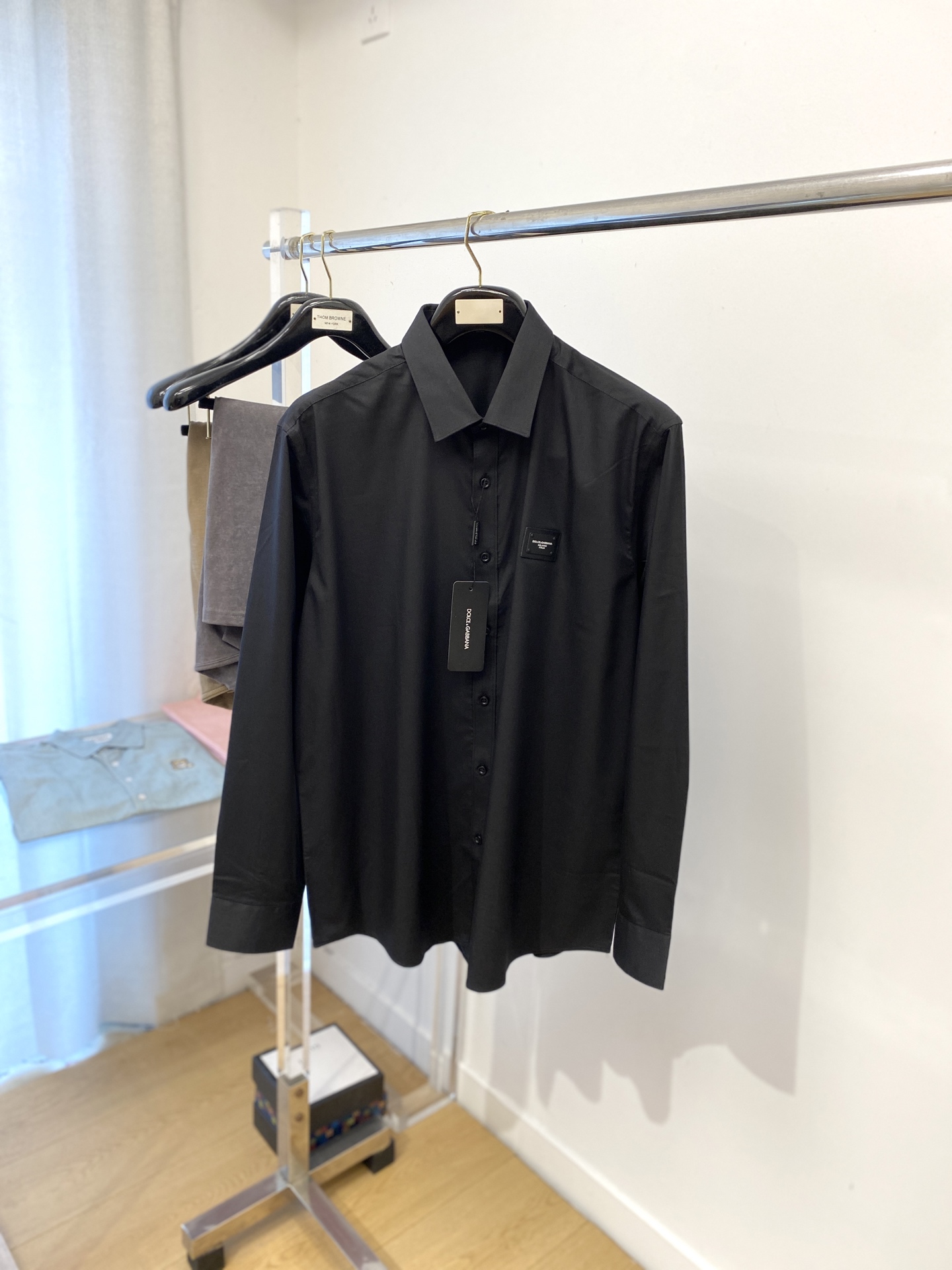 NO:520148,DG2025 new shirt, fashionable and handsome, simple and versatile, customized original fabric, not only crisp, maintains the trendy silhouette, but also comfortable to wear, the yarn weaving is more delicate, S-XXL,,shirts,alexander wang19860909DG2025新品衬衫,时尚帅气,简约百搭款,定制原版面料,不仅挺括,保持潮流的廓形,又穿着舒适,纱织更细腻码数S-XXL,,shirts,alexander wang,Men's clothing