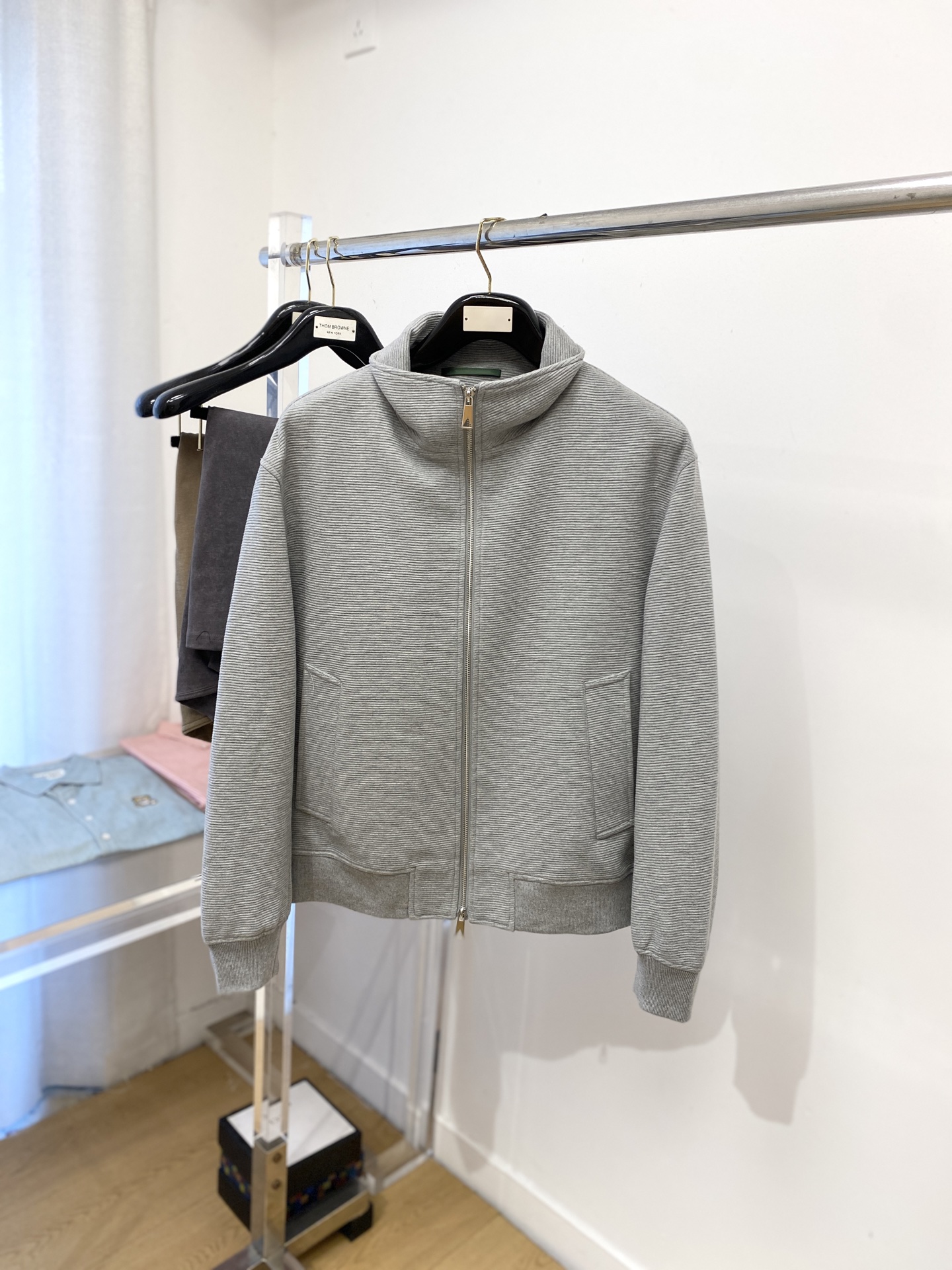 NO:520164,BV, 2025 new jacket jacket, fashionable and handsome, simple and versatile, original hardware and accessories logo, customized original fabric, not only crisp, maintains the trendy silhouette, and is comfortable to wear, and the yarn is more delicate, the number M-3XL, bottega veneta, jackets & coats, jackets & coats, alexander wang19860909BV、2025新品夹克外套,时尚帅气,简约百搭款,原版五金辅料logo,定制原版面料,不仅挺括,保持潮流的廓形,又穿着舒适,纱织更细腻,码数M-3XL,,bottega veneta,jackets & coats,jackets & coats,alexander wang,Men's clothing