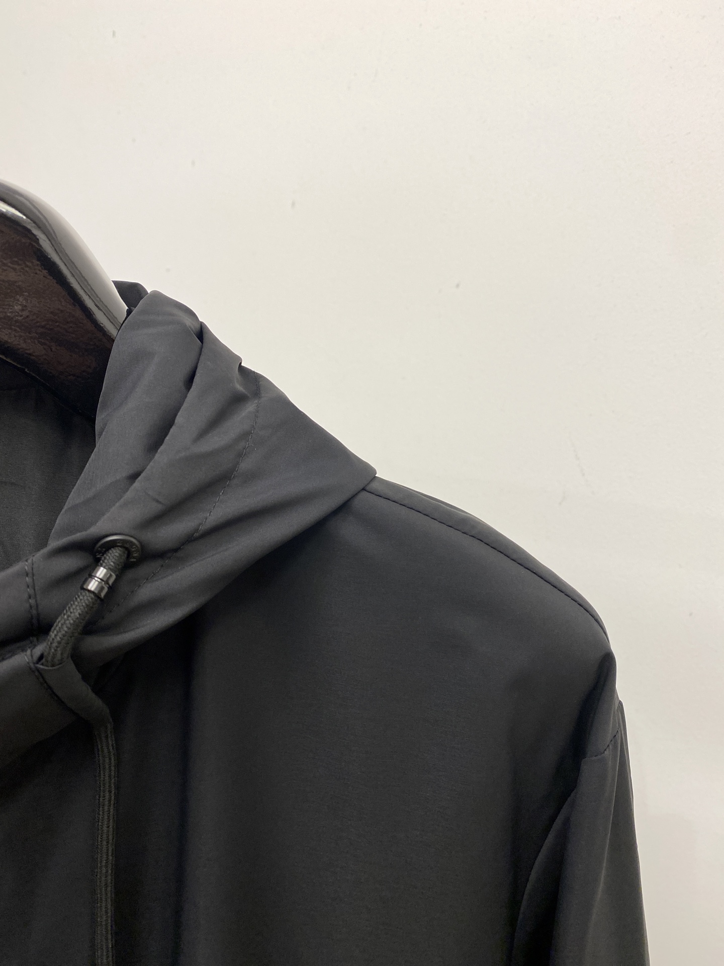 杰尼亚、2025新品夹克外套，时尚帅气，简约百搭款，原版五金辅料logo，定制原版面料，不仅挺括，保持潮