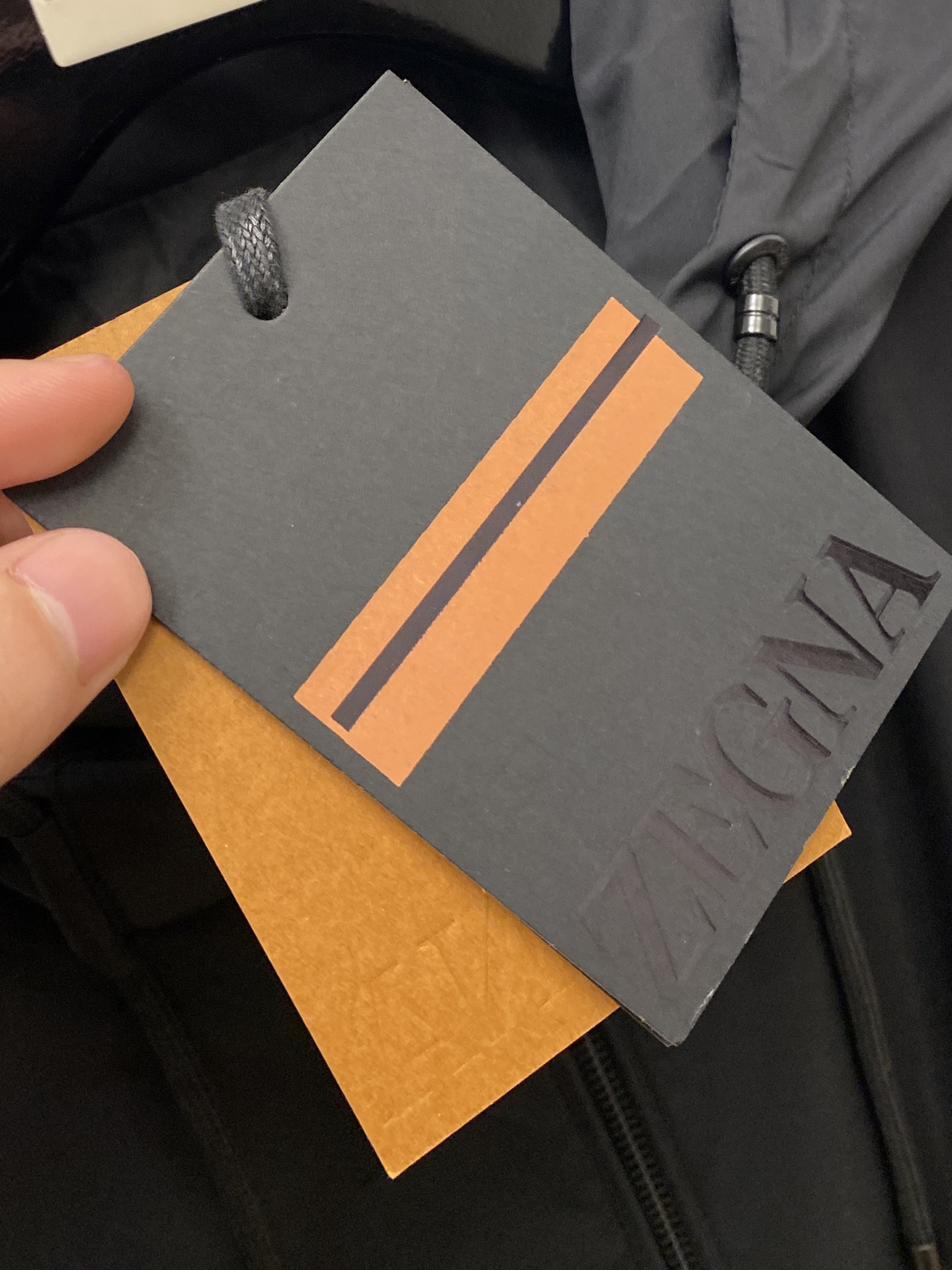 杰尼亚、2025新品夹克外套，时尚帅气，简约百搭款，原版五金辅料logo，定制原版面料，不仅挺括，保持潮