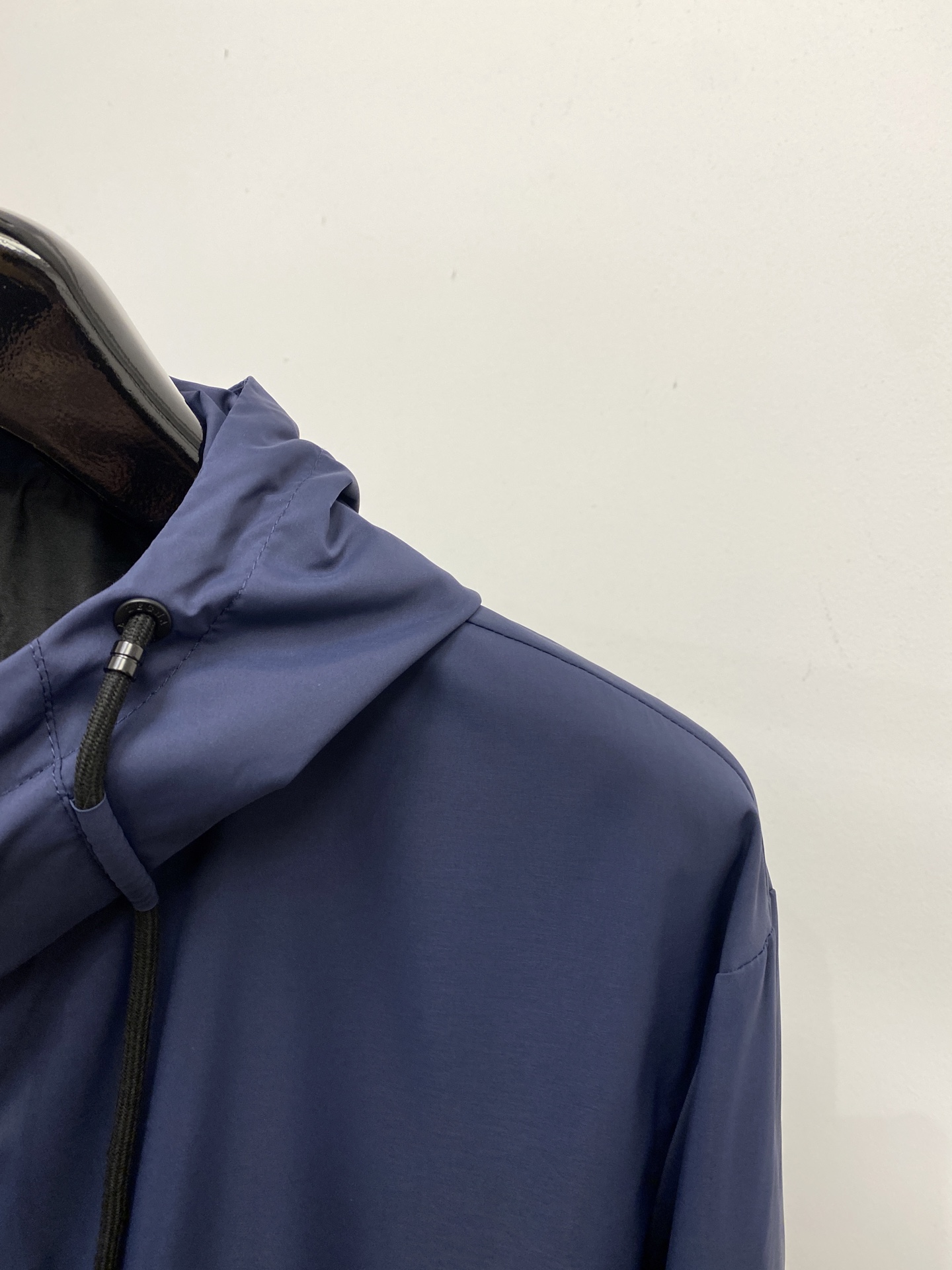 杰尼亚、2025新品夹克外套，时尚帅气，简约百搭款，原版五金辅料logo，定制原版面料，不仅挺括，保持潮