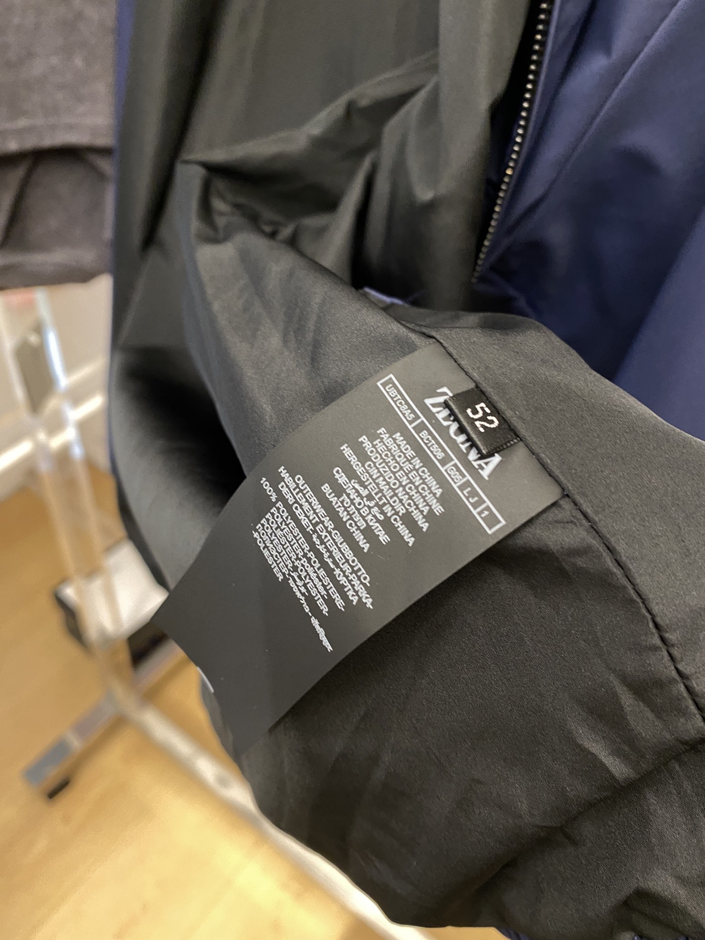 杰尼亚、2025新品夹克外套，时尚帅气，简约百搭款，原版五金辅料logo，定制原版面料，不仅挺括，保持潮