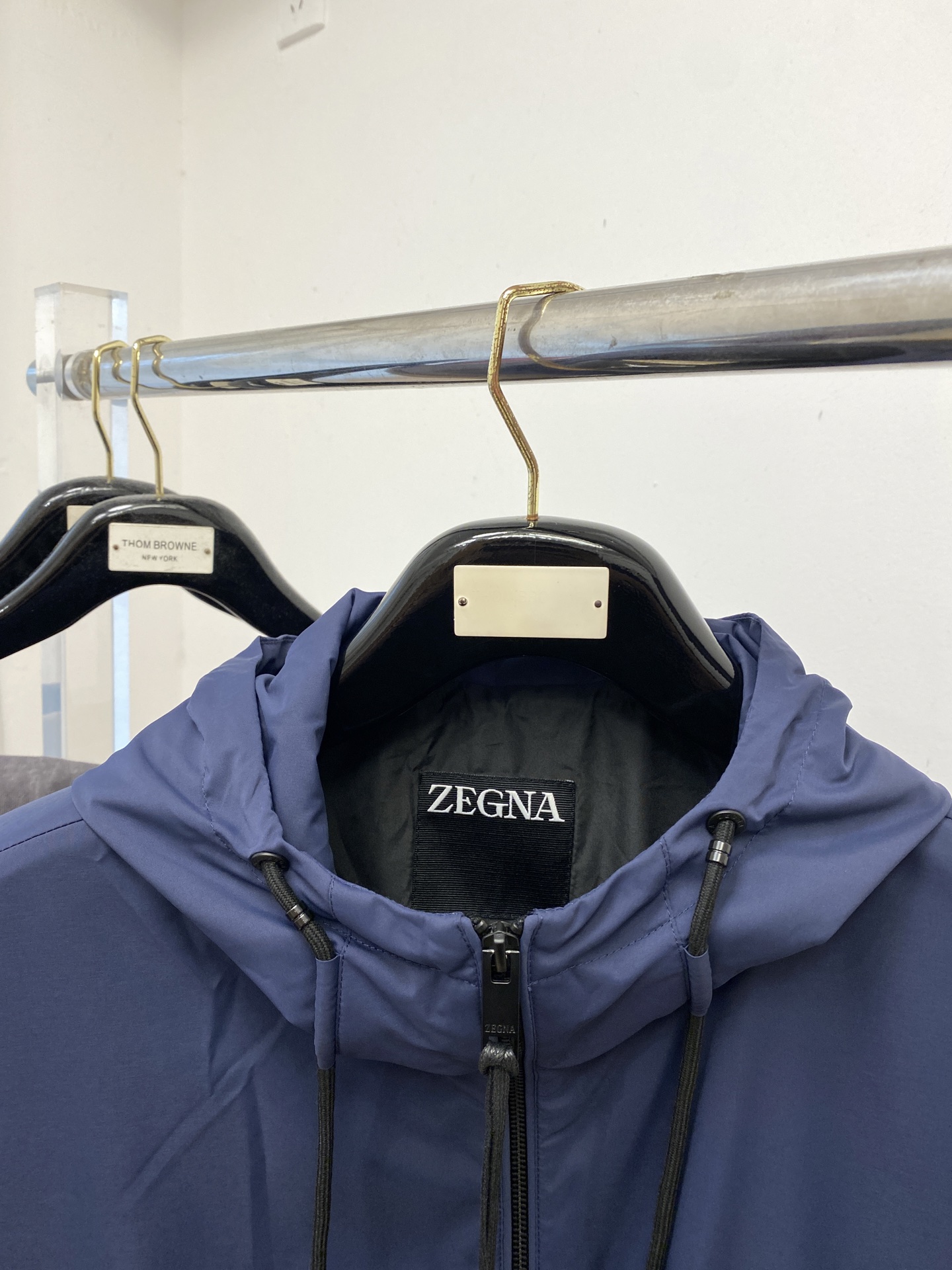 杰尼亚、2025新品夹克外套，时尚帅气，简约百搭款，原版五金辅料logo，定制原版面料，不仅挺括，保持潮