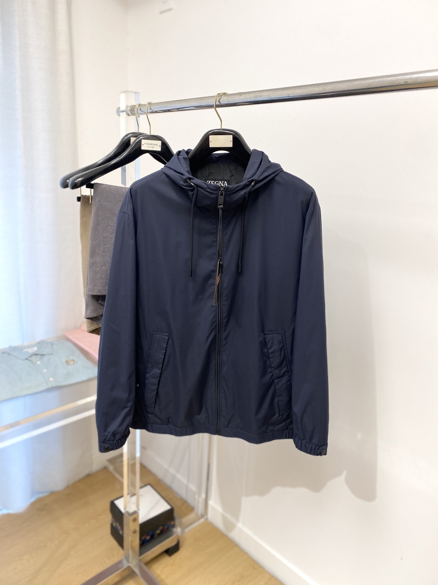 NO:518960,Zenia, 2025 new jacket jacket, fashionable and handsome, simple and versatile style, original hardware and accessories logo, customized original fabric, not only crisp, maintains the trendy silhouette, and is comfortable to wear, the yarn weaving is more delicate, the number M-3XL, zegna, jackets & coats, jackets & coats, alexander wang19860909杰尼亚、2025新品夹克外套,时尚帅气,简约百搭款,原版五金辅料logo,定制原版面料,不仅挺括,保持潮流的廓形,又穿着舒适,纱织更细腻,码数M-3XL,,zegna,jackets & coats,jackets & coats,alexander wang,Men's clothing