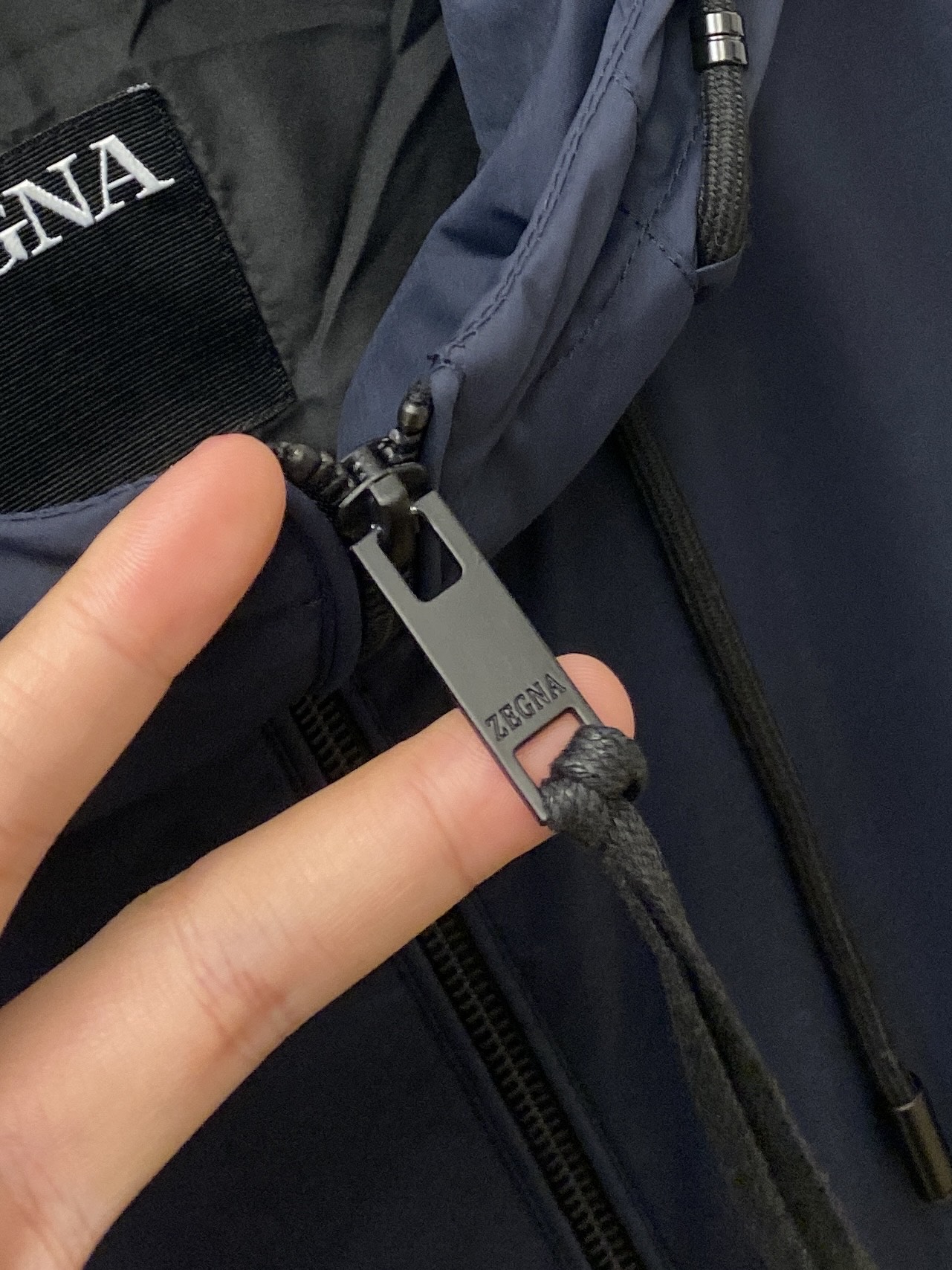 杰尼亚、2025新品夹克外套，时尚帅气，简约百搭款，原版五金辅料logo，定制原版面料，不仅挺括，保持潮