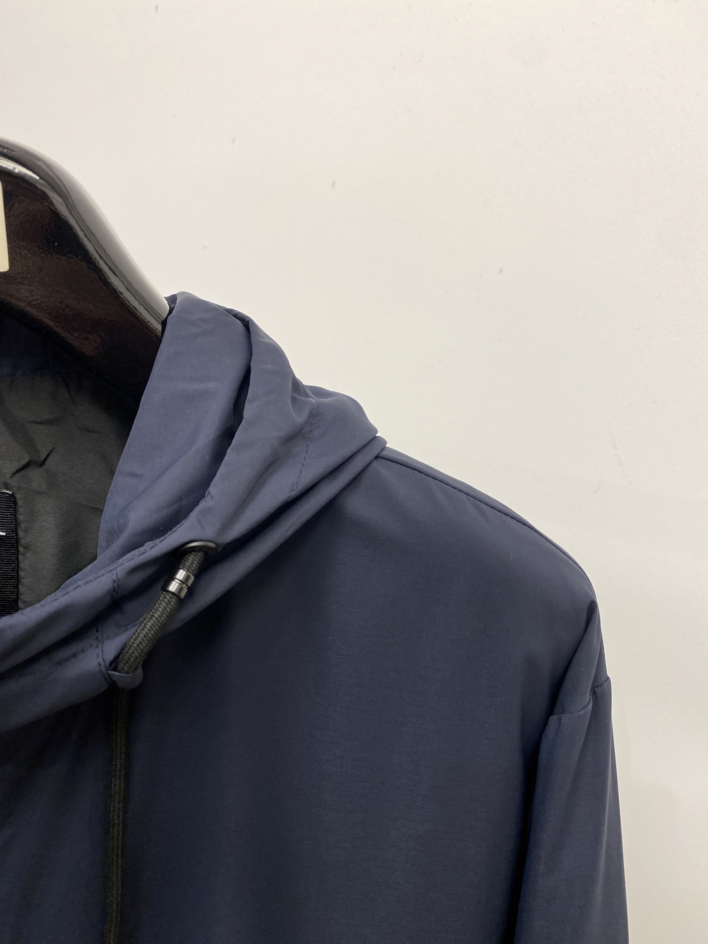 杰尼亚、2025新品夹克外套，时尚帅气，简约百搭款，原版五金辅料logo，定制原版面料，不仅挺括，保持潮