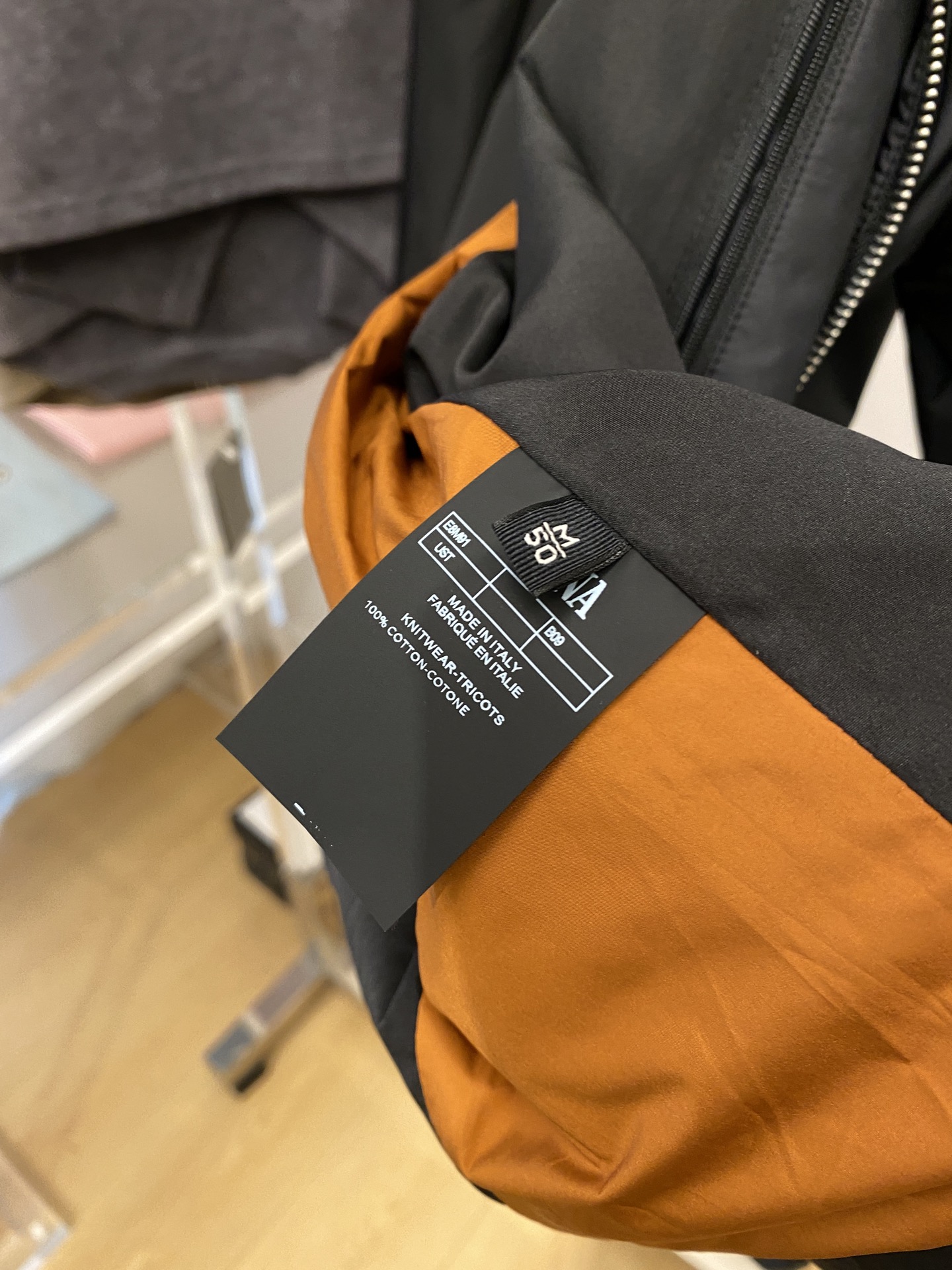 ￼ 杰尼亚、2025新品夹克外套，时尚帅气，简约百搭款，胸前顶级印胶字母logo，定制原版面料，不仅挺括