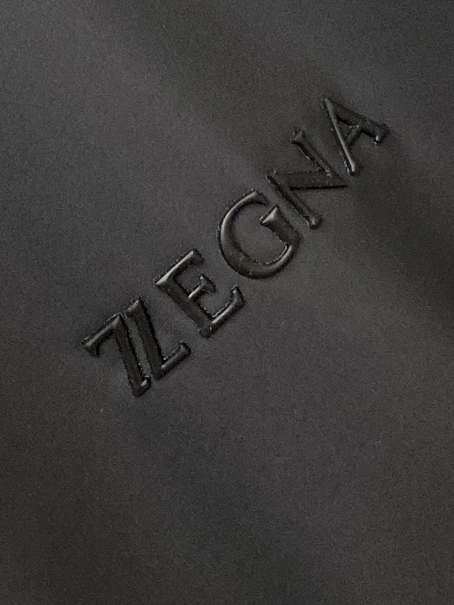 ￼ 杰尼亚、2025新品夹克外套，时尚帅气，简约百搭款，胸前顶级印胶字母logo，定制原版面料，不仅挺括